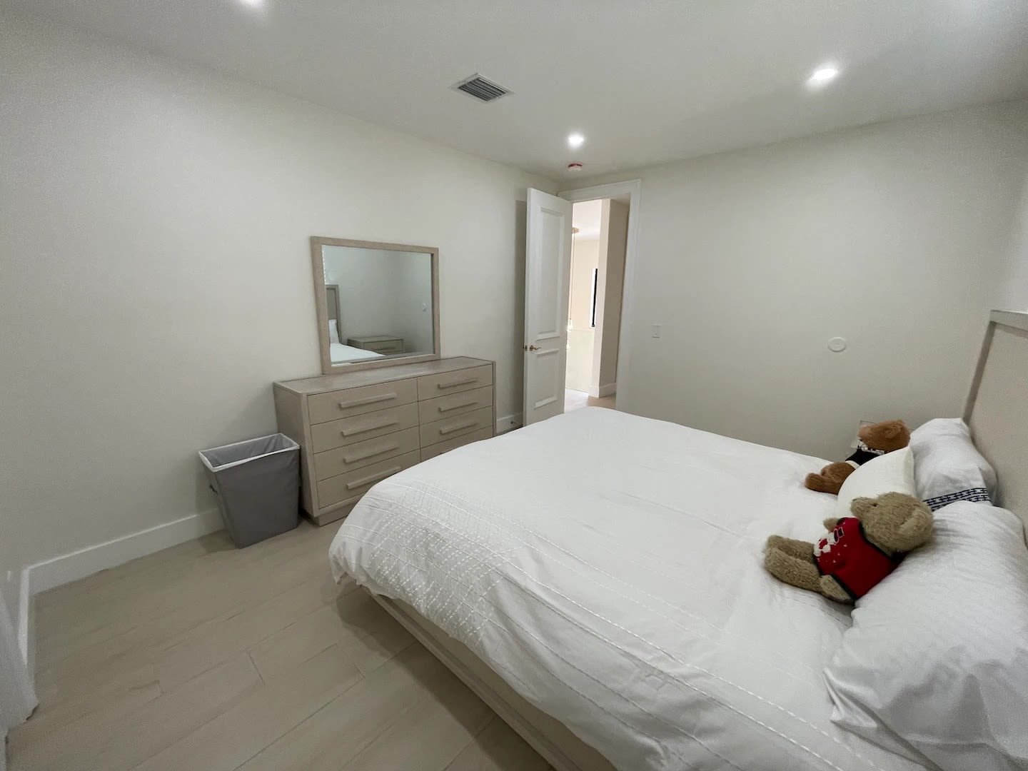 Villa Mare | Pompano Beach | Home w/Dock, BBQ, Heated Pool & Sauna photo 28