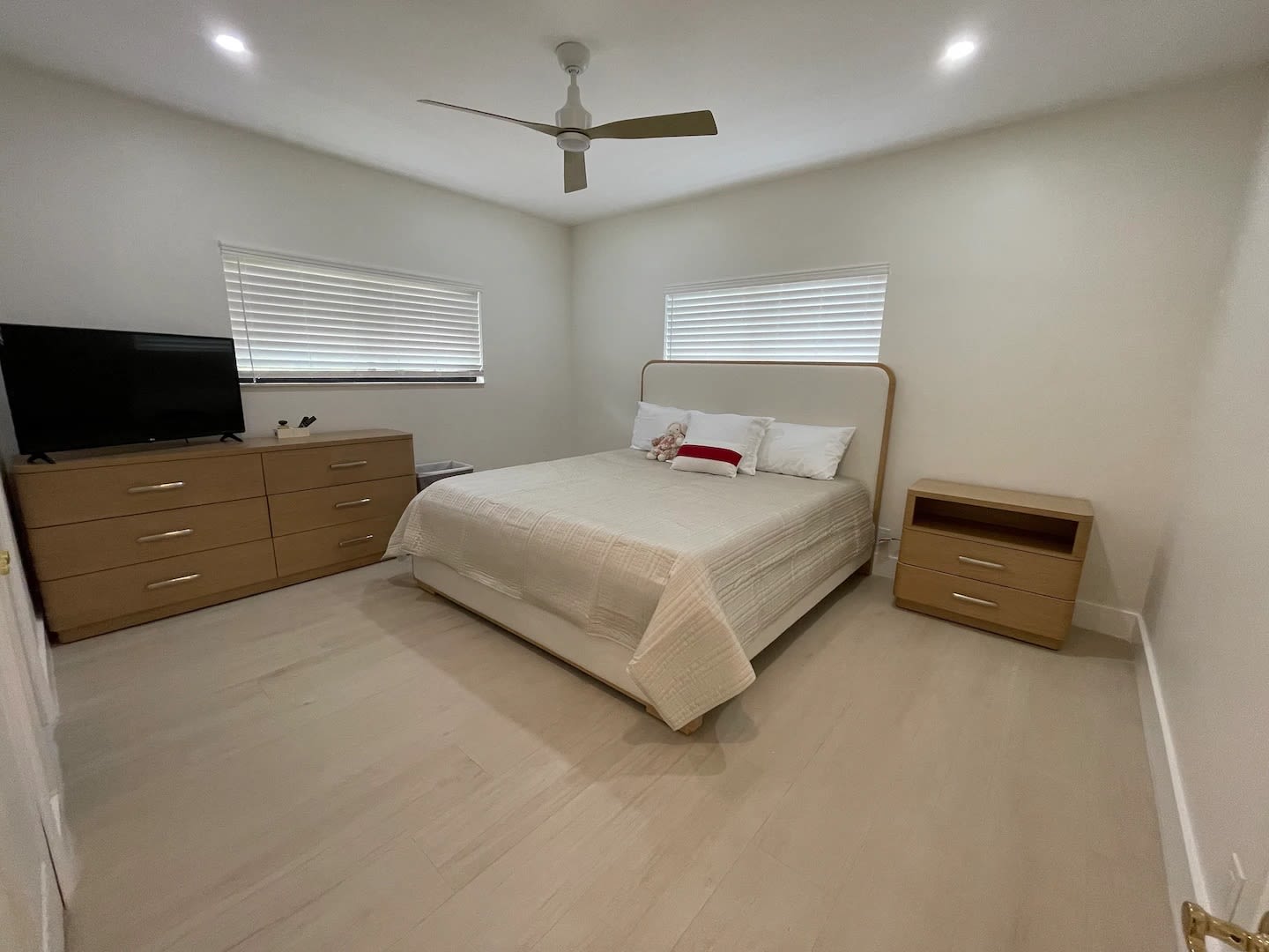 Villa Mare | Pompano Beach | Home w/Dock, BBQ, Heated Pool & Sauna photo 30