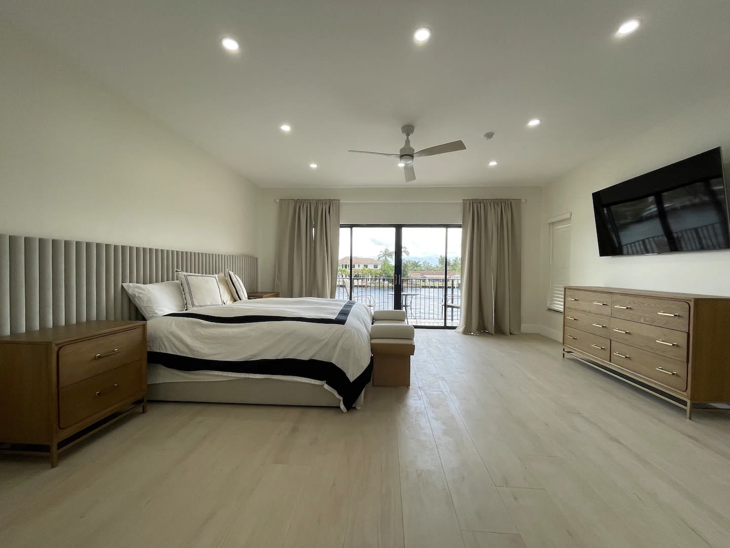 Villa Mare | Pompano Beach | Home w/Dock, BBQ, Heated Pool & Sauna photo 38