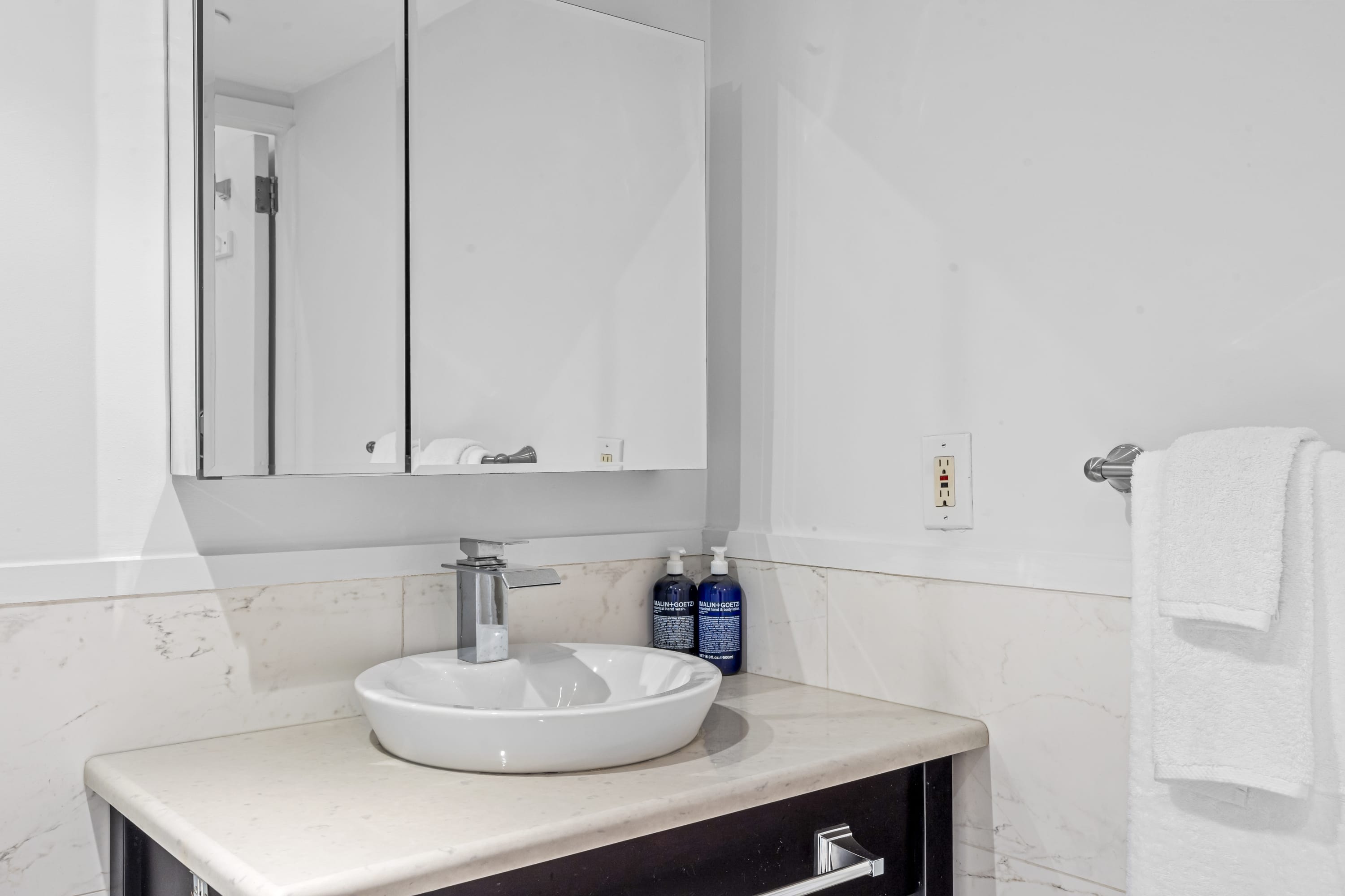 Arbor Loft | West Village | Loft w/ Shared Roof photo 16