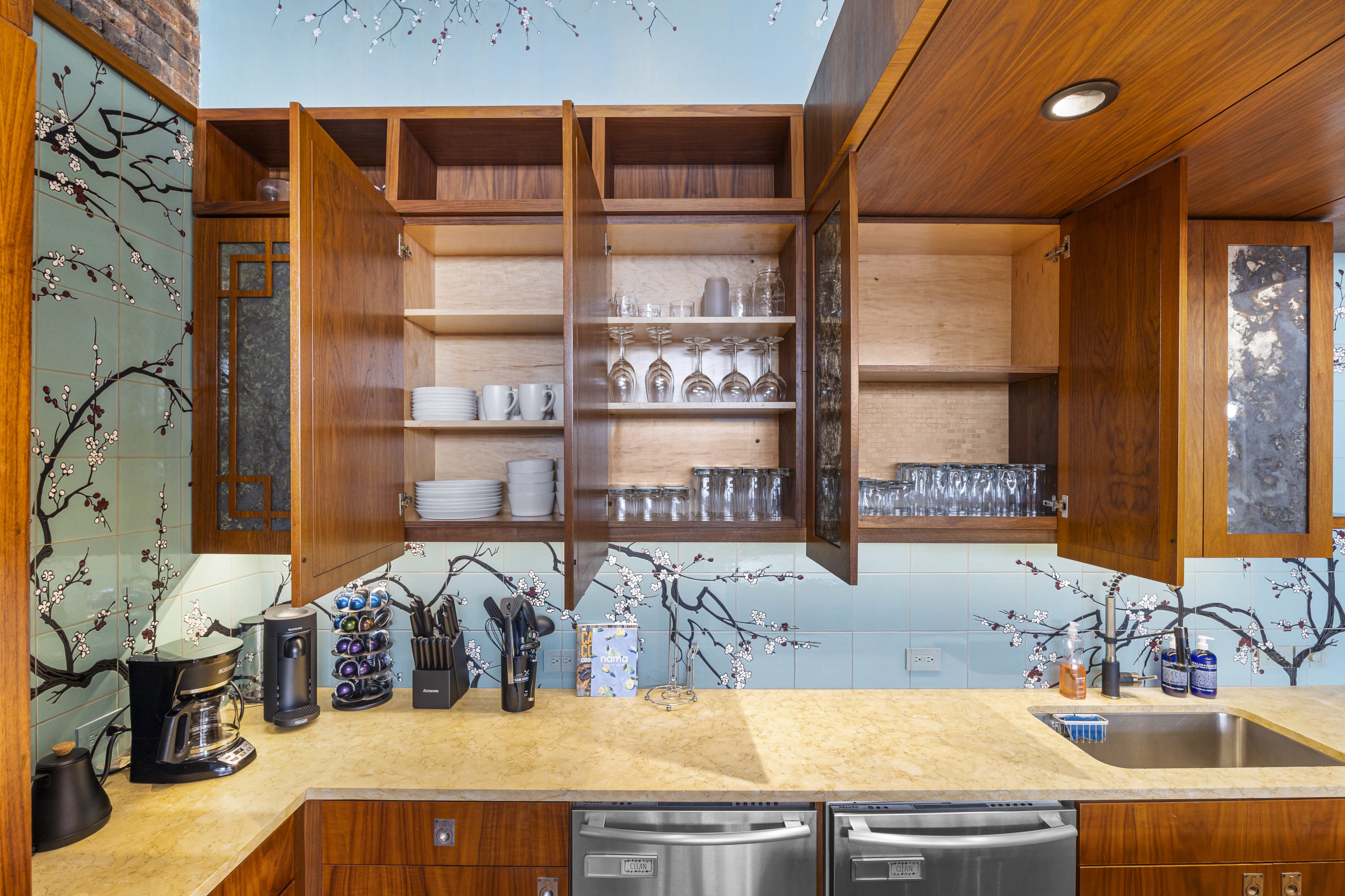 Rialto PH | Union Square | Penthouse Loft with Roof photo 18