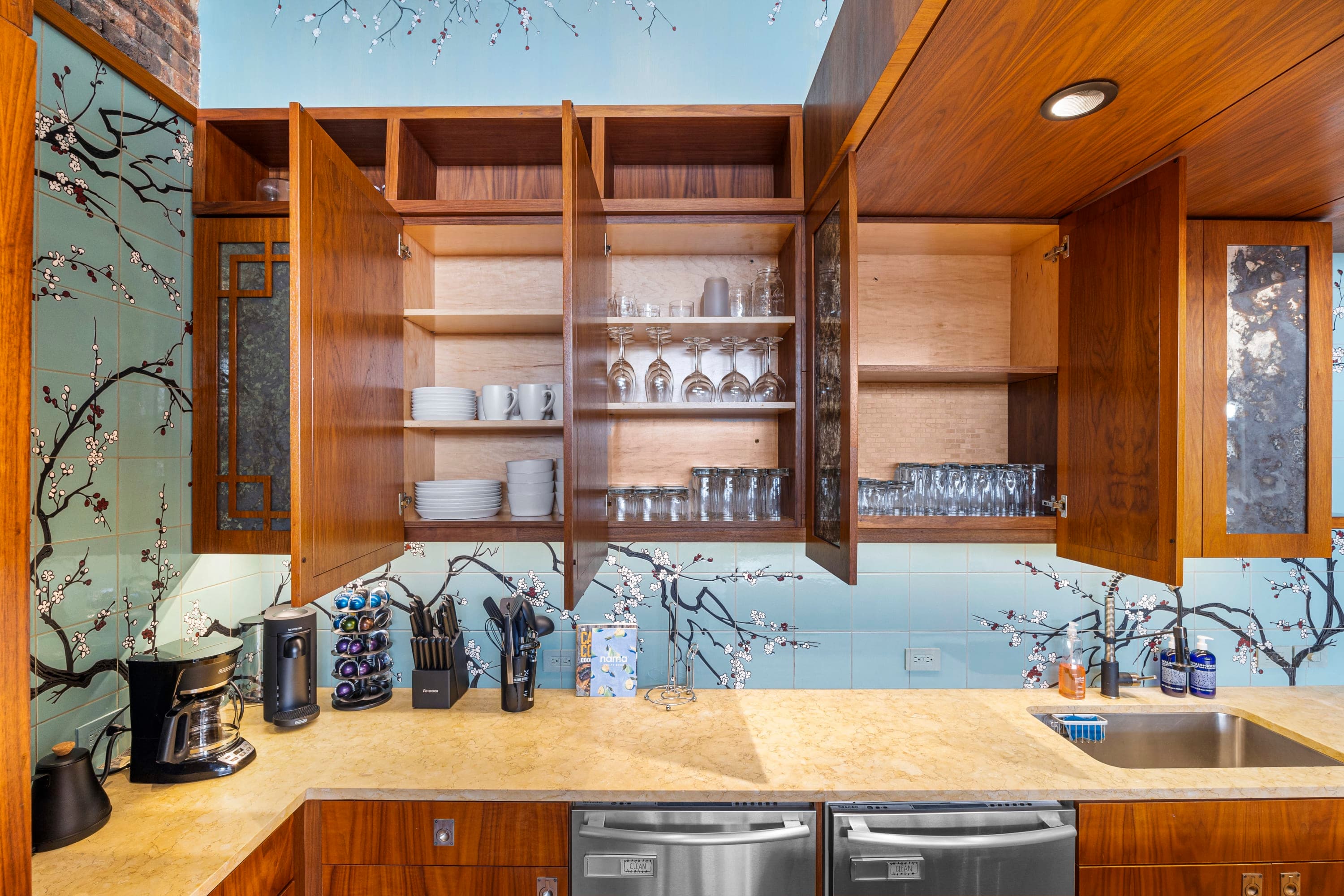 Rialto PH | Union Square | Penthouse Loft with Roof photo 18