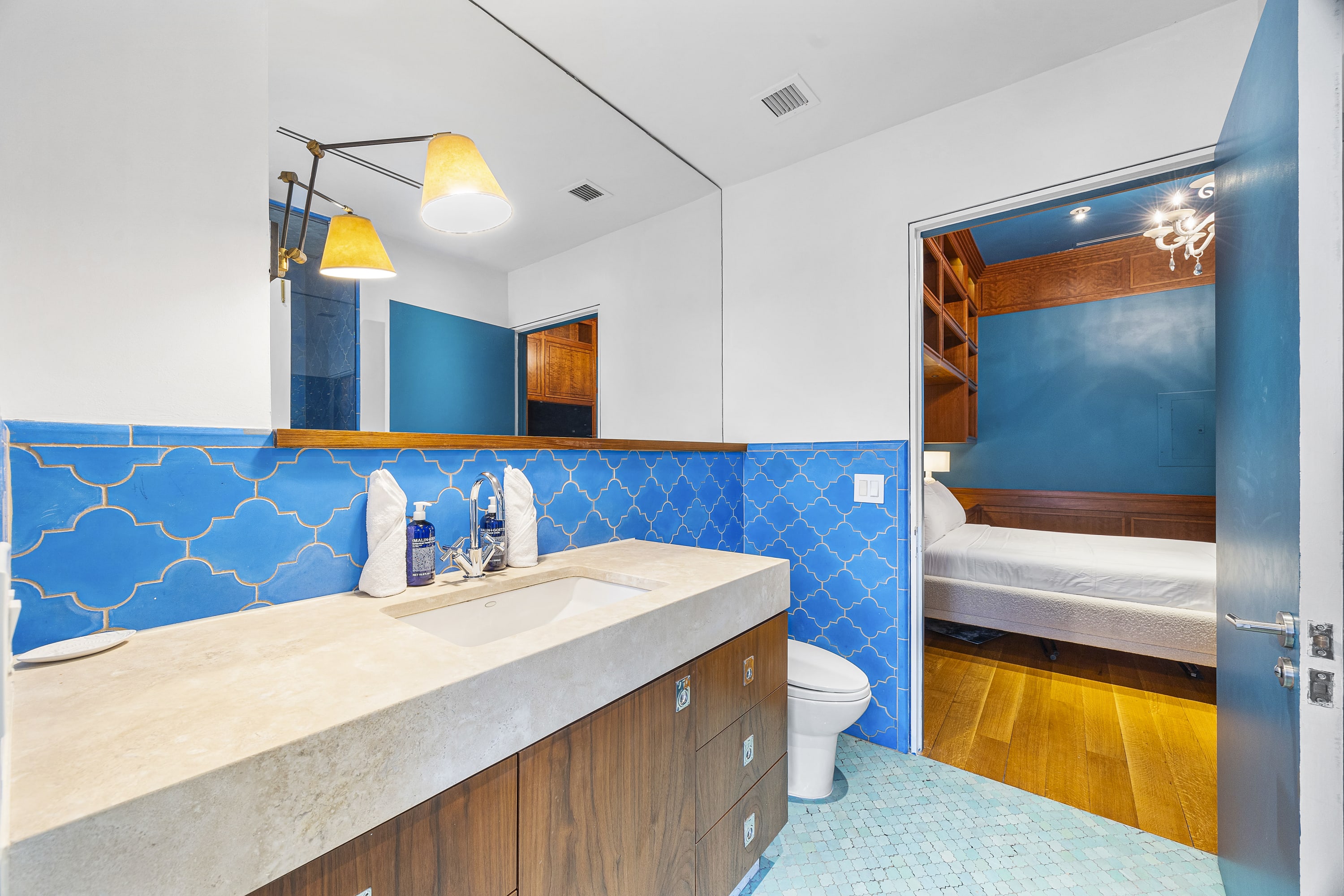 Rialto PH | Union Square | Penthouse Loft with Roof photo 24