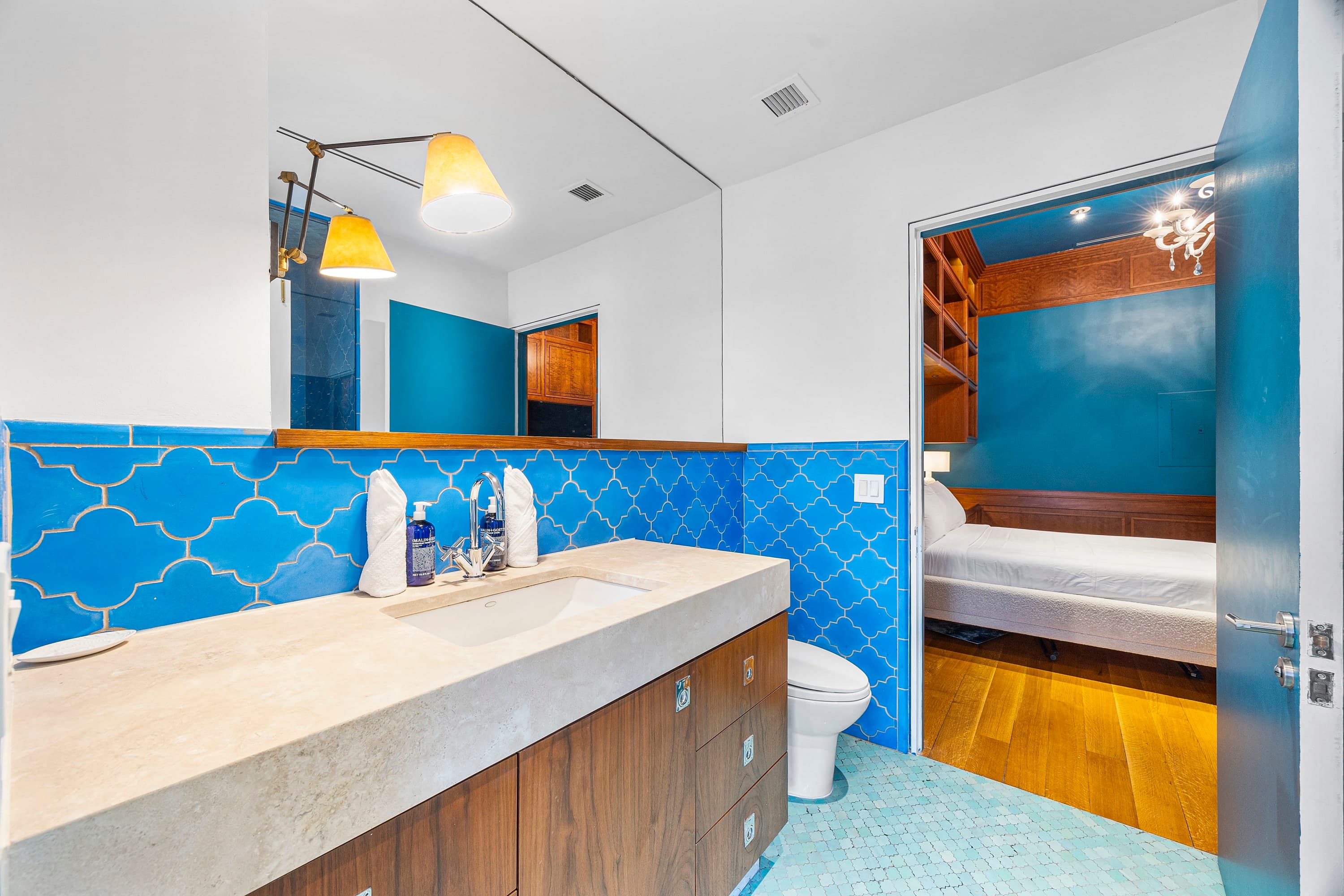 Rialto PH | Union Square | Penthouse Loft with Roof photo 24