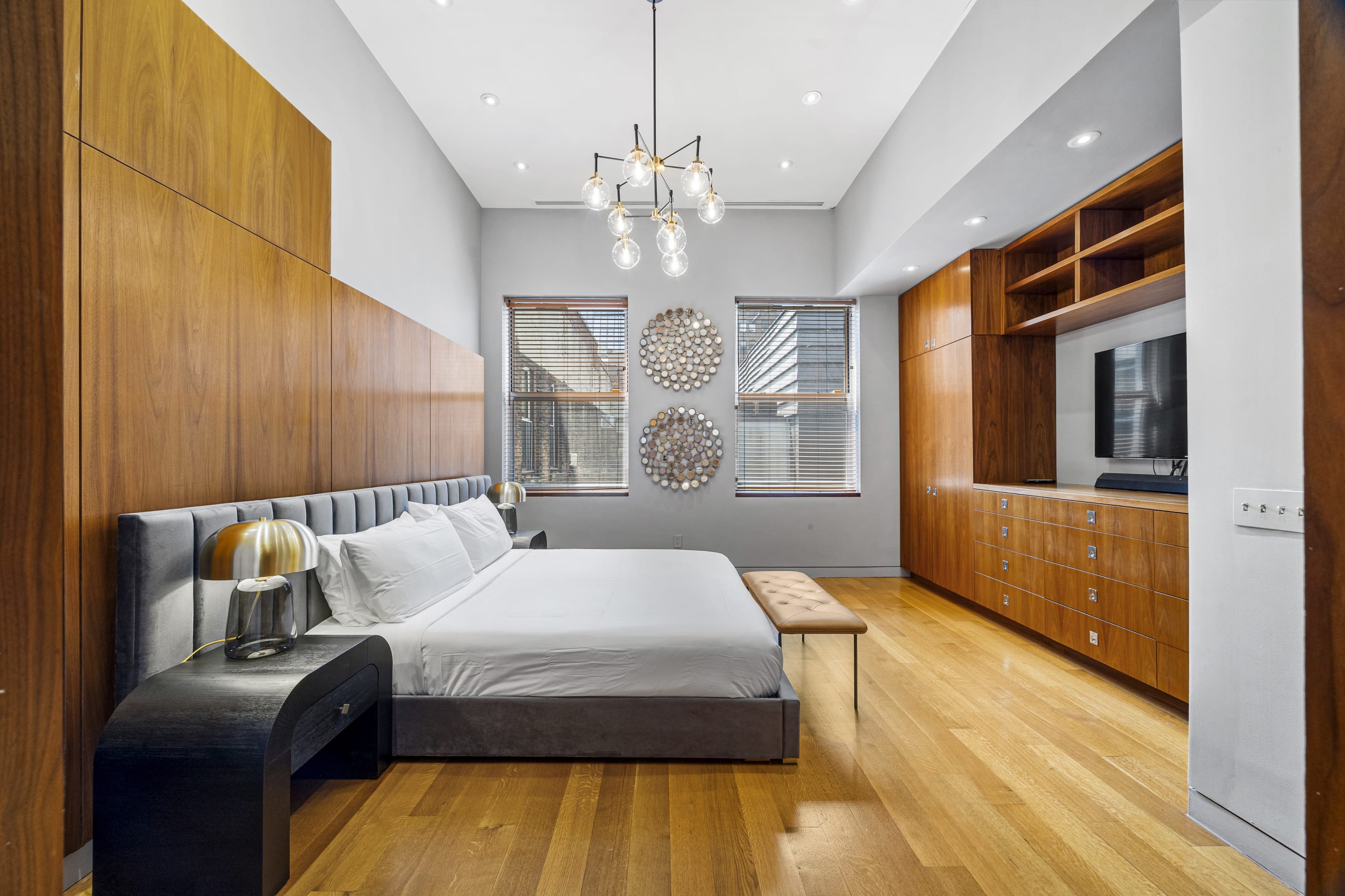 Rialto PH | Union Square | Penthouse Loft with Roof photo 31