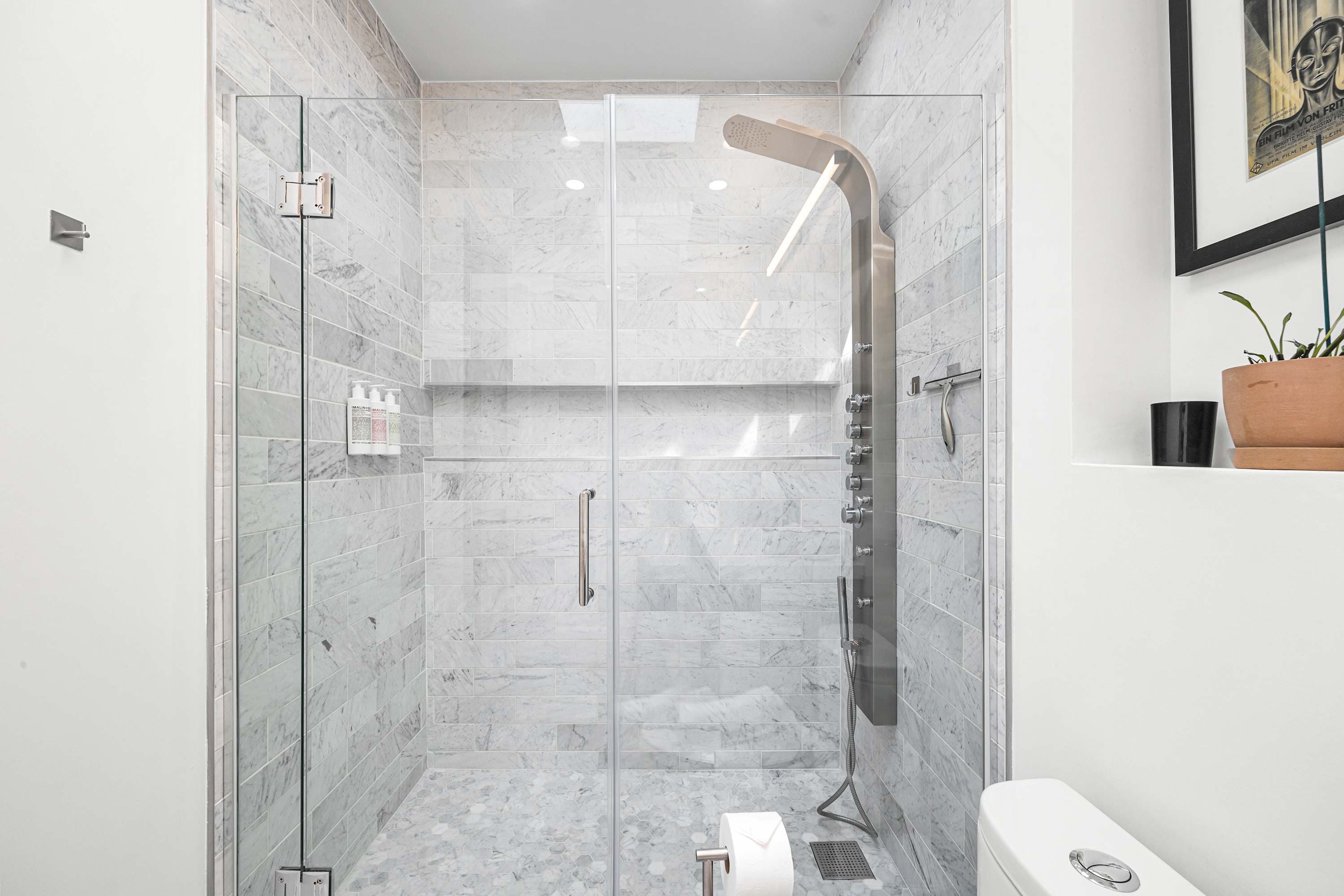 Bainbridge | Bed-Stuy | Duplex w/ Deck & Backyard photo 35