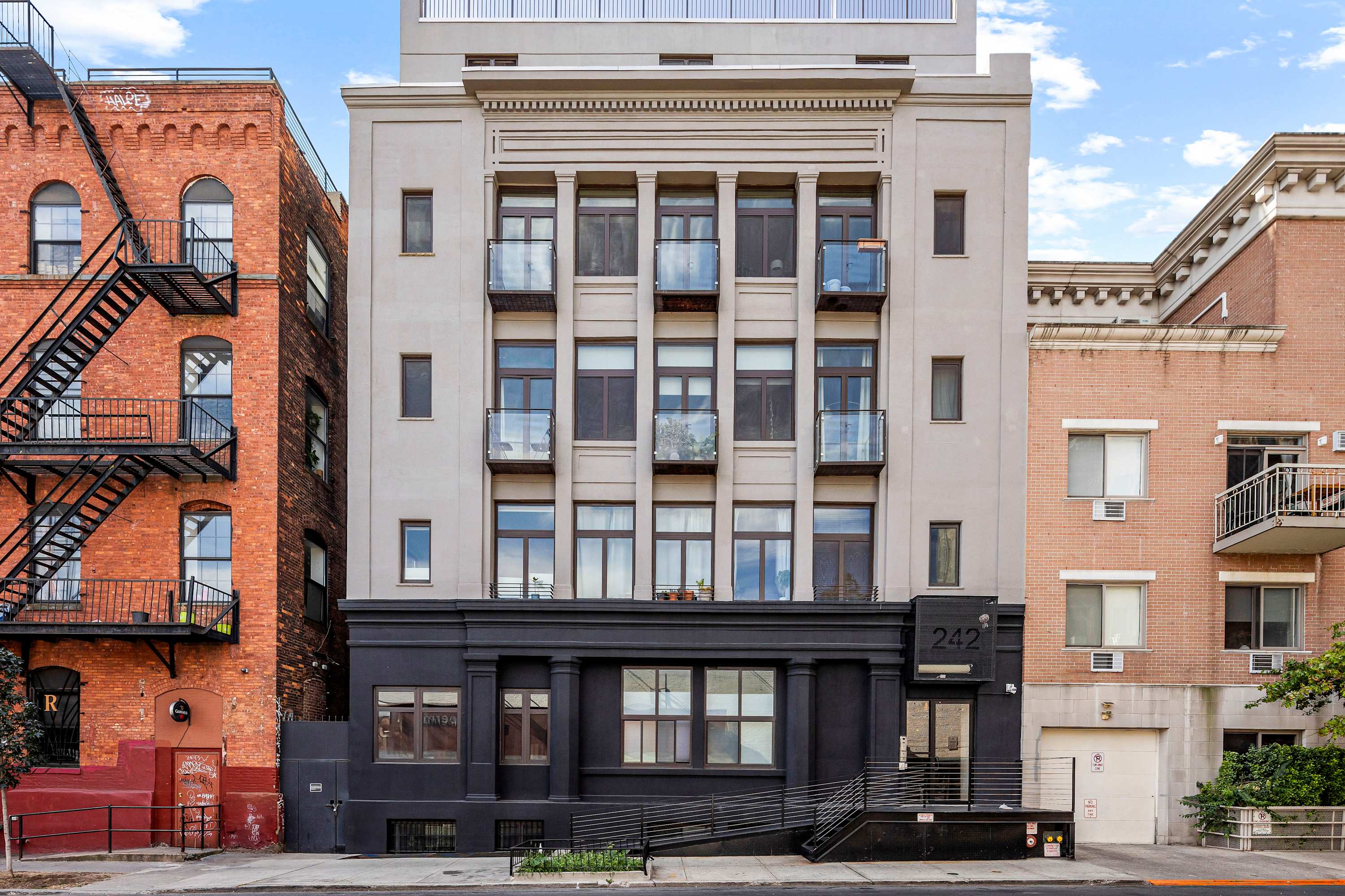 Havemeyer | Williamsburg | Duplex Loft w/Terrace photo 4