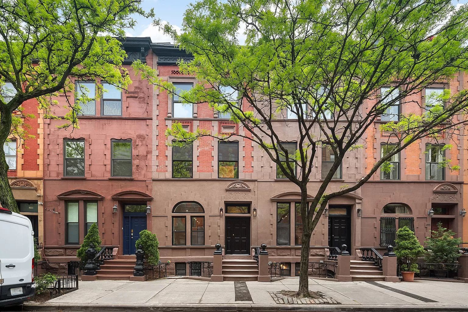 Harlington | South Harlem | Home with Private Rooftop Terrace photo 33