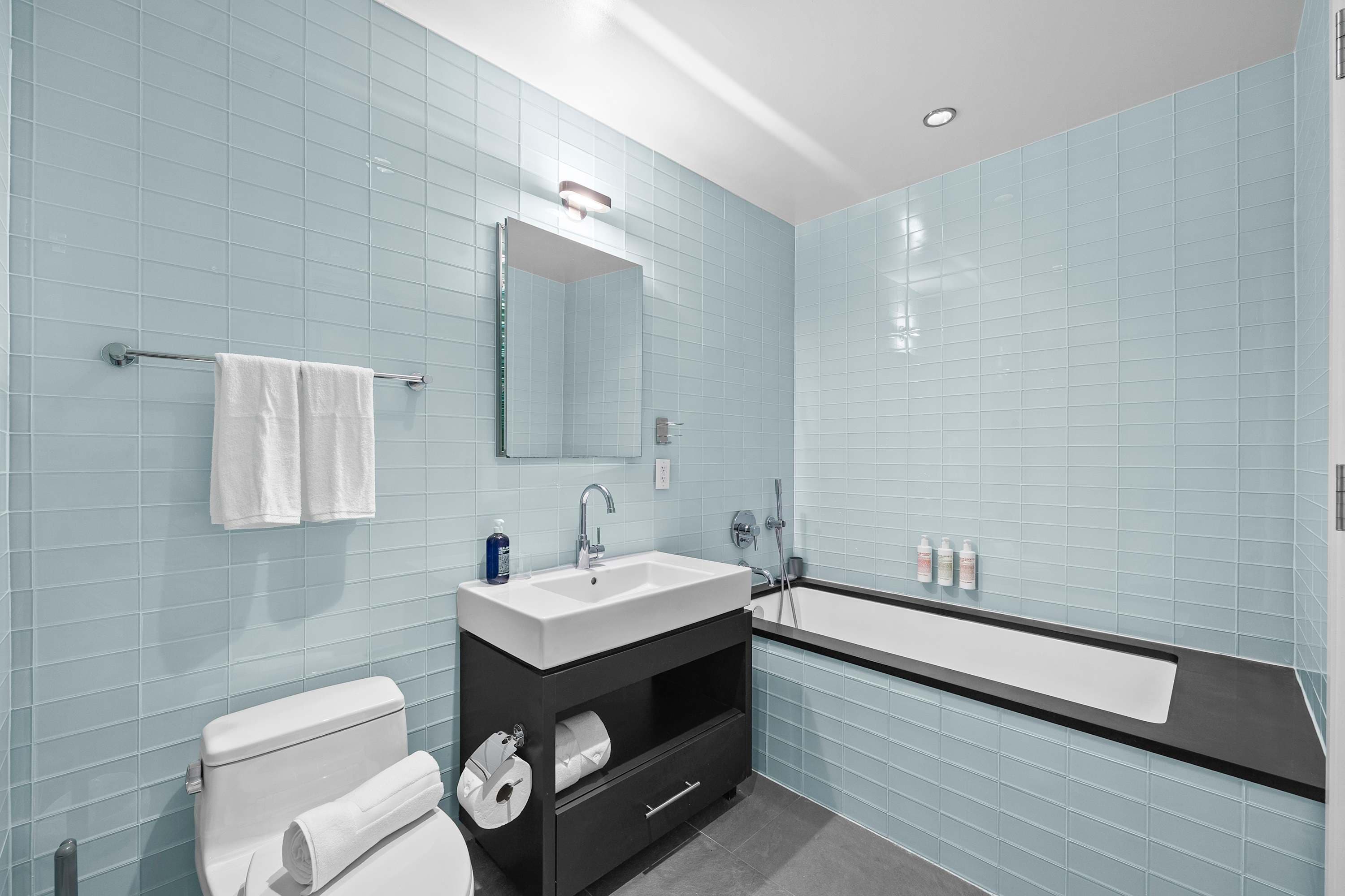 Forte Select XXII | Midtown West | Modern Apartment photo 17