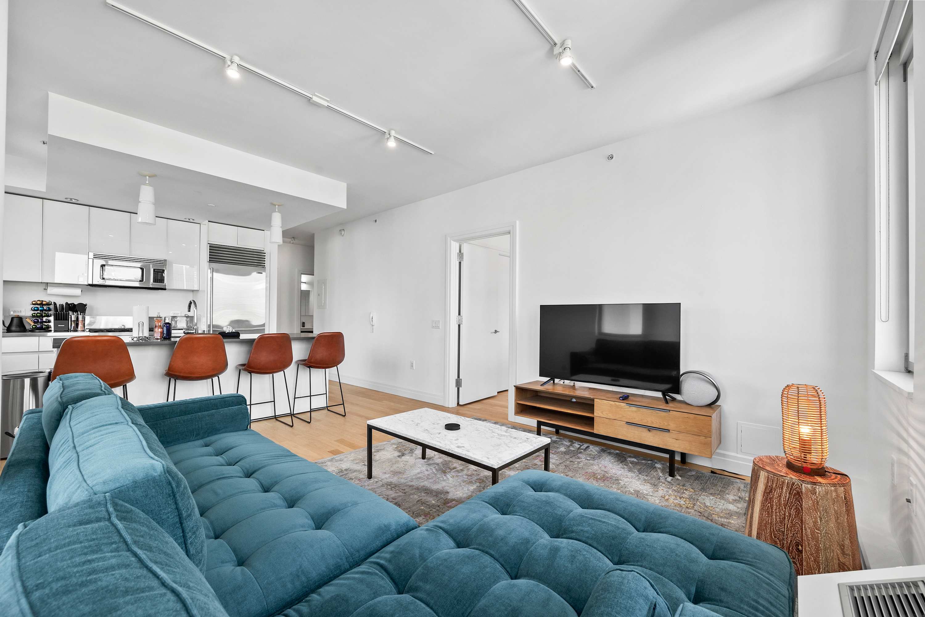 Forte Select XXII | Midtown West | Modern Apartment photo 6