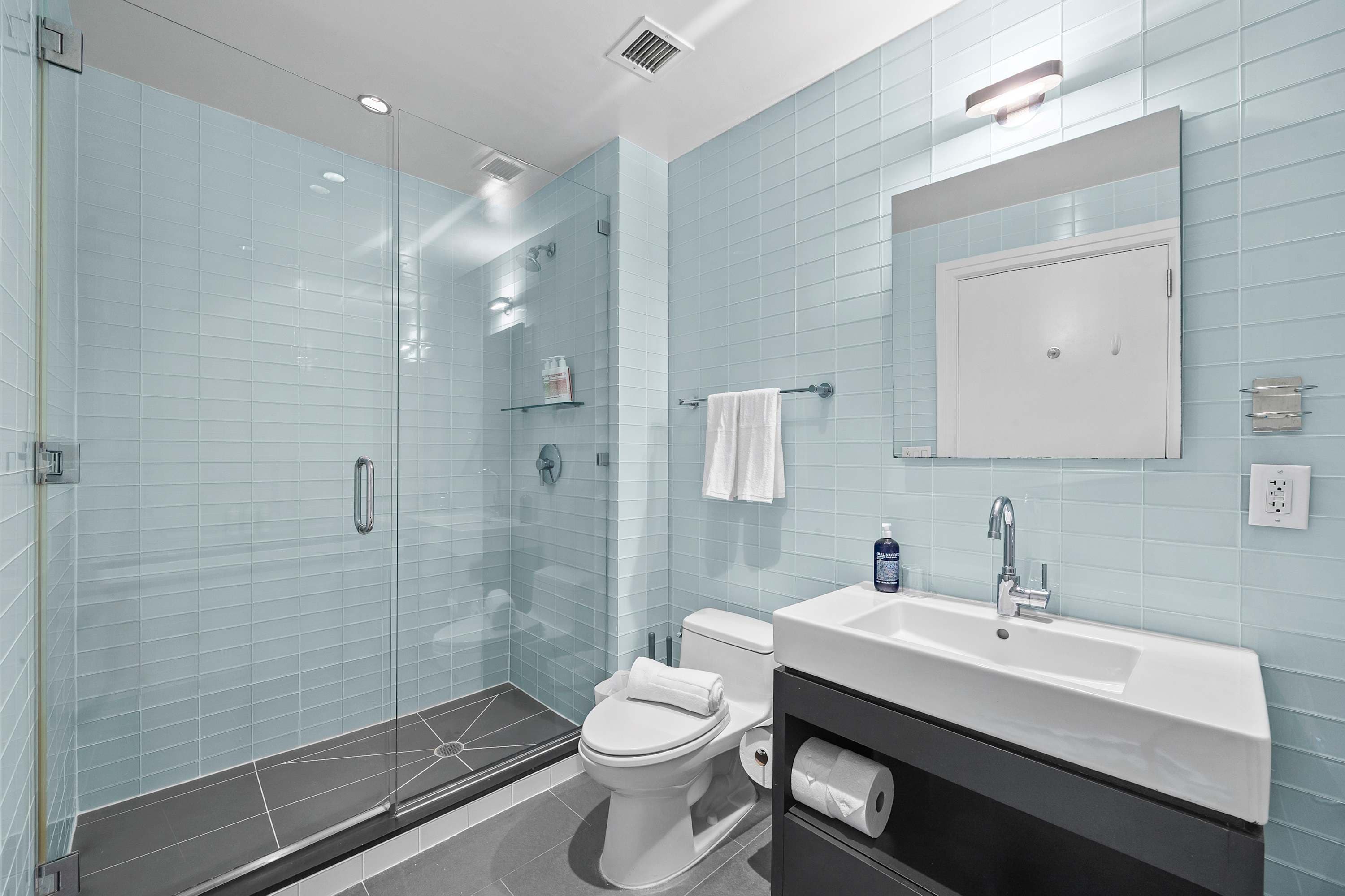 Forte Select XXII | Midtown West | Modern Apartment photo 16