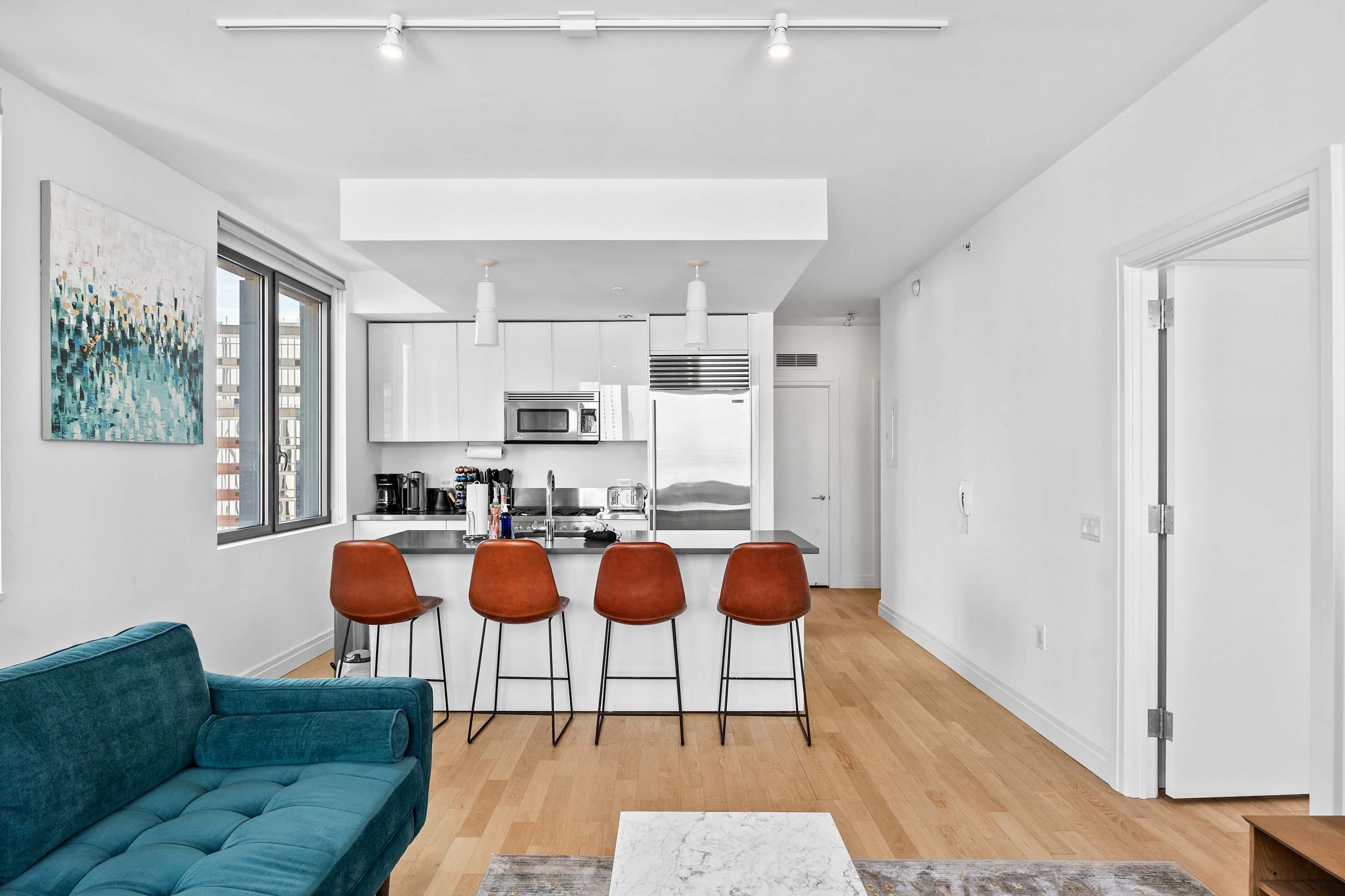 Forte Select XXII | Midtown West | Modern Apartment photo 7