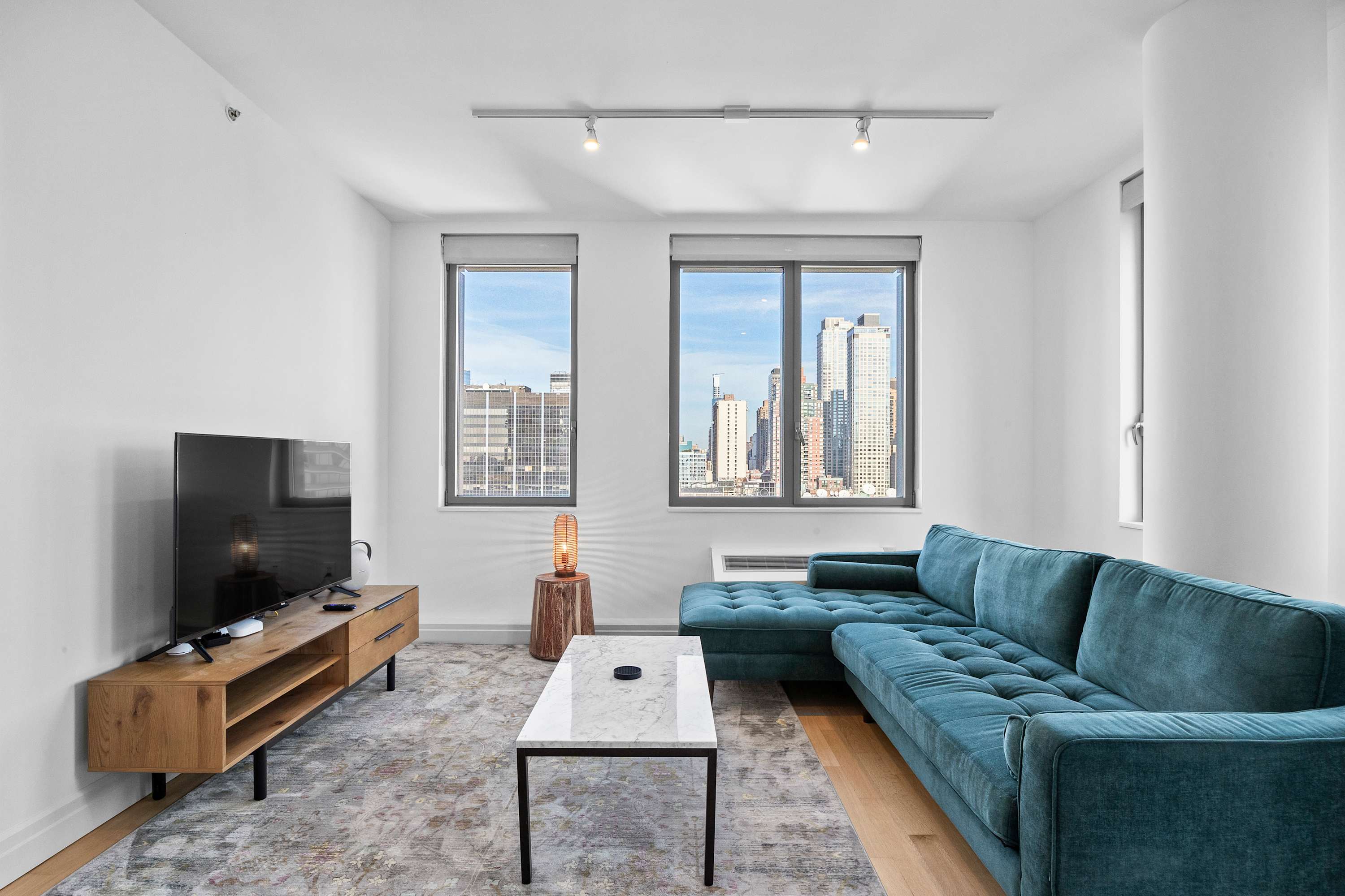 Forte Select XXII | Midtown West | Modern Apartment photo 5