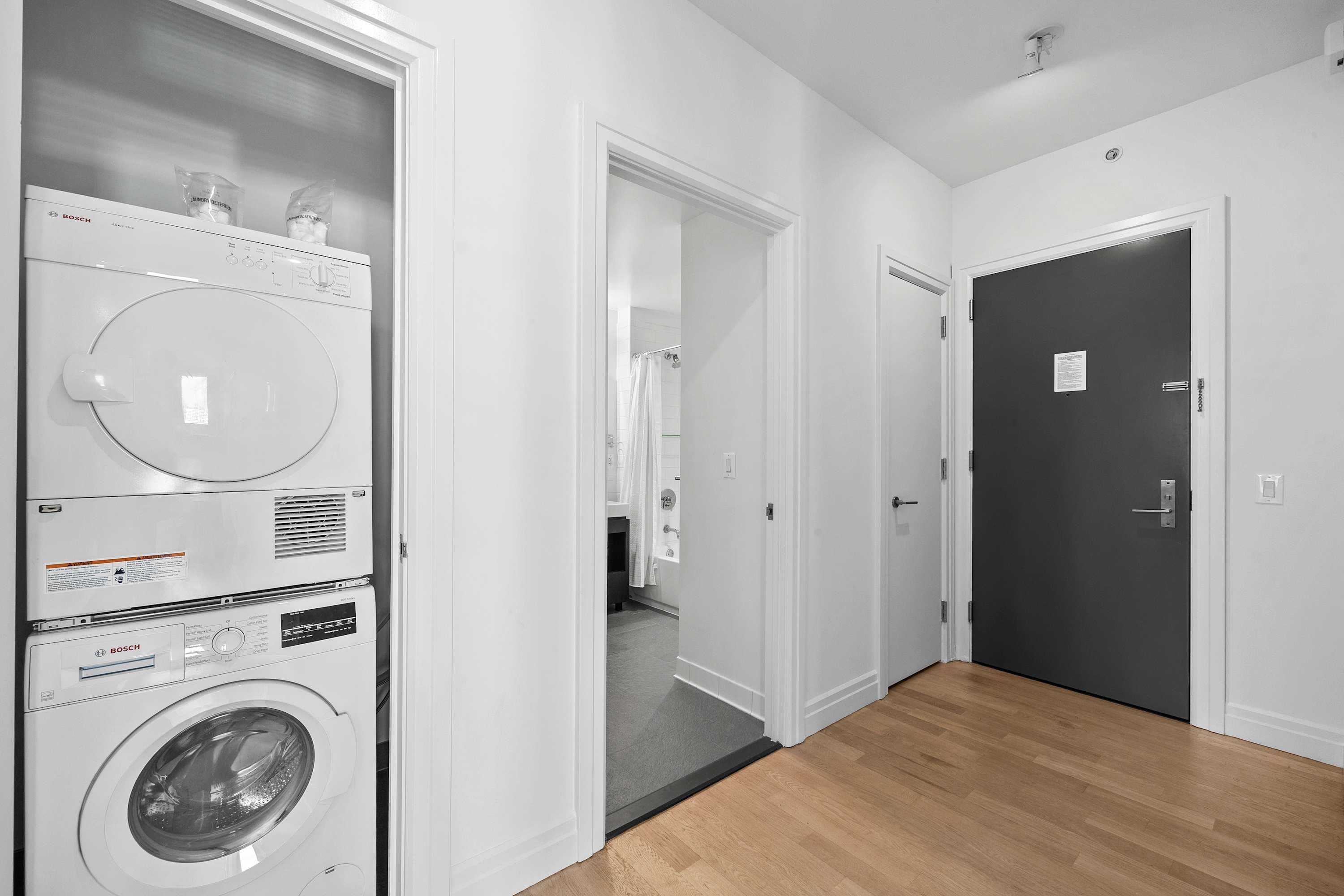 Forte Select XXII | Midtown West | Modern Apartment photo 23