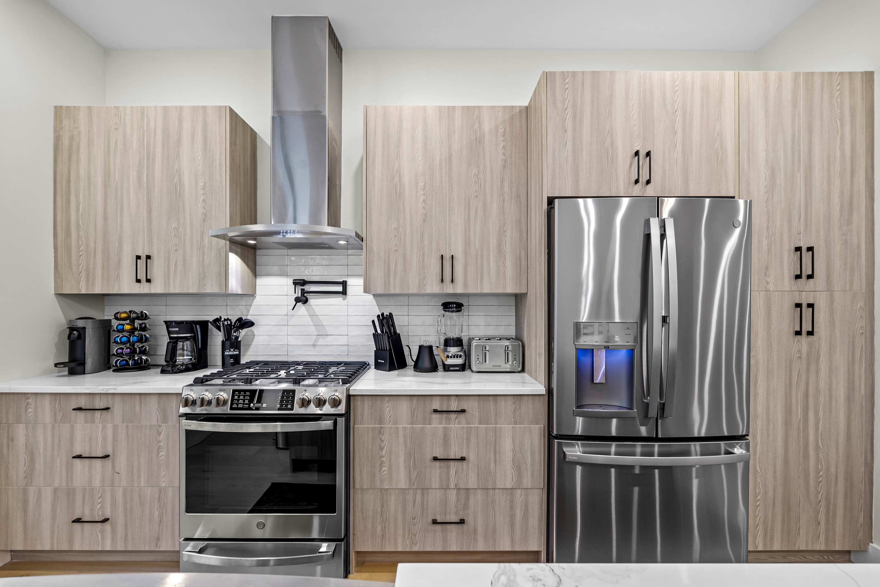 Harlington | South Harlem | Home with Private Rooftop Terrace photo 11