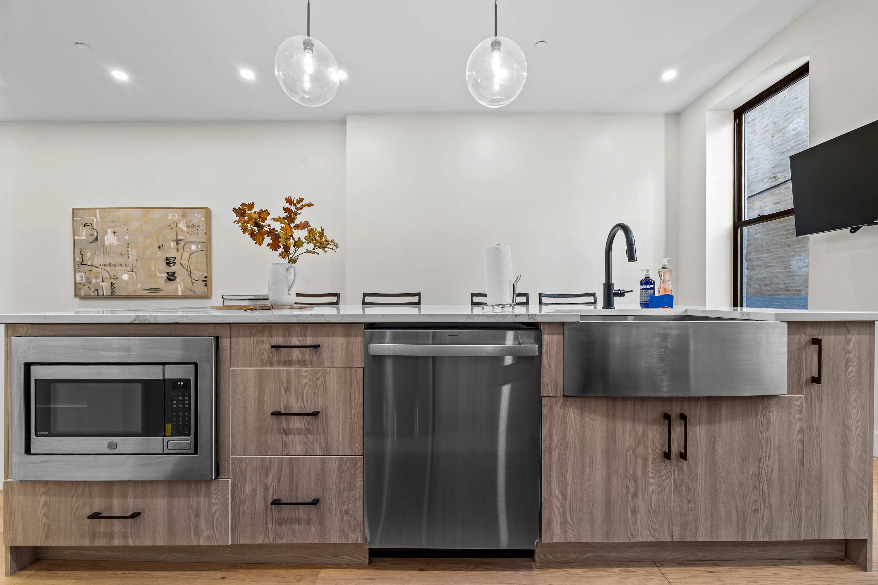 Harlington | South Harlem | Home with Private Rooftop Terrace photo 13