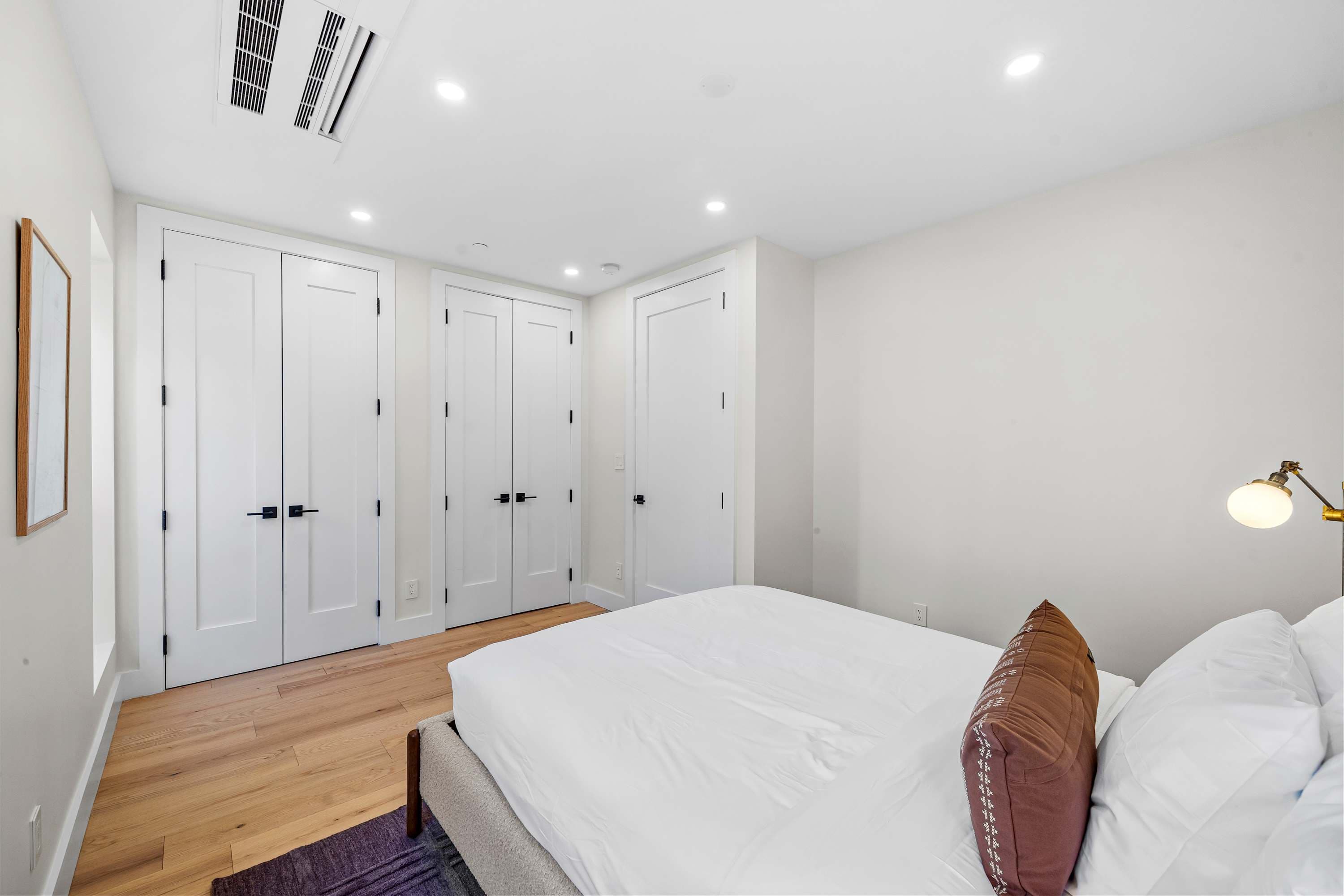 Harlington | South Harlem | Home with Private Rooftop Terrace photo 21