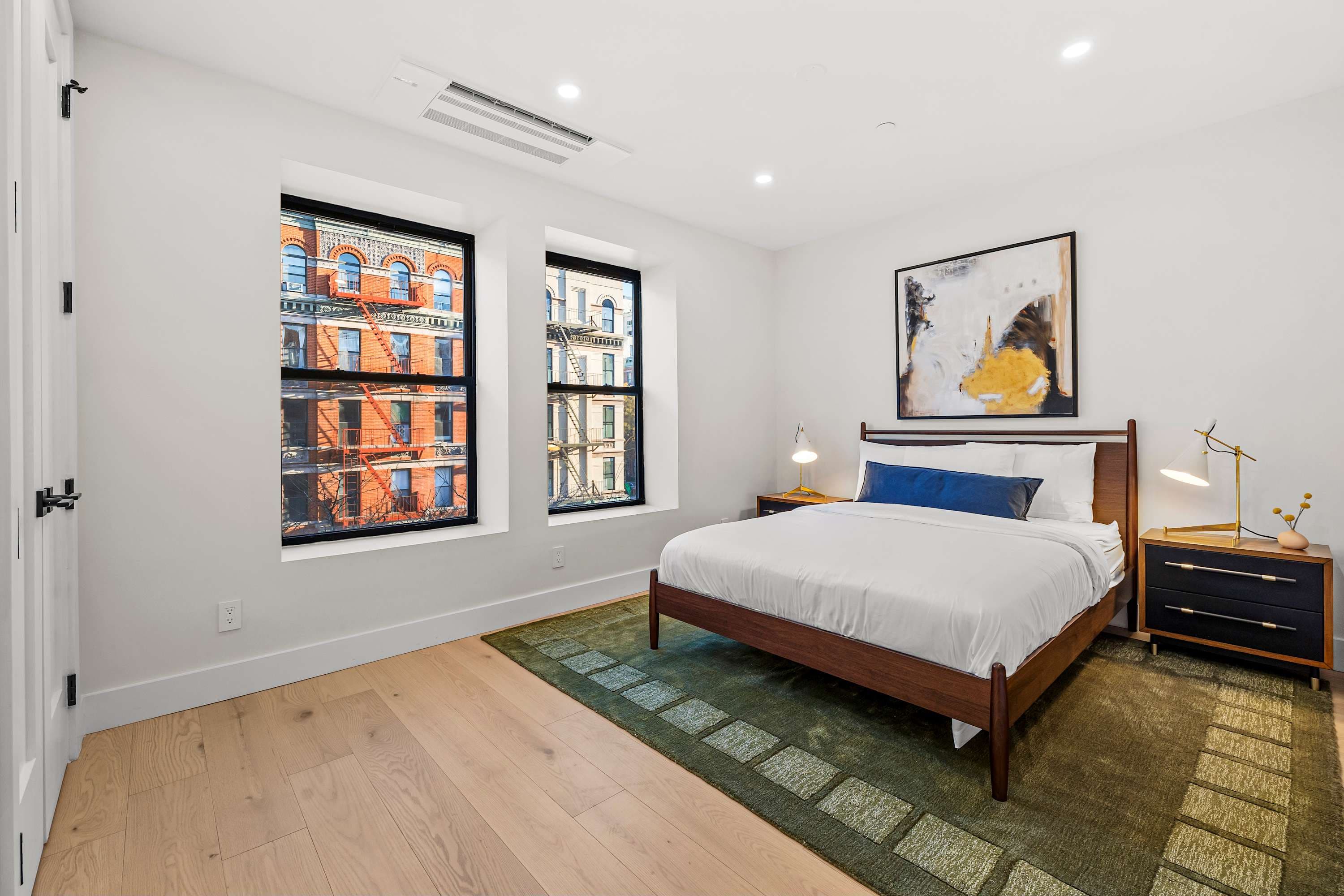 Harlington | South Harlem | Home with Private Rooftop Terrace photo 3