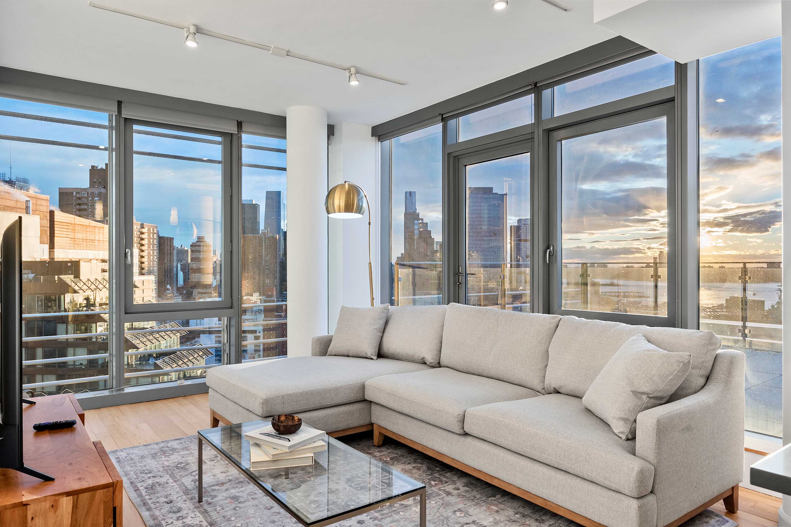 Forte Select XXV | Midtown West | Apt w/ Private Terrace photo 8