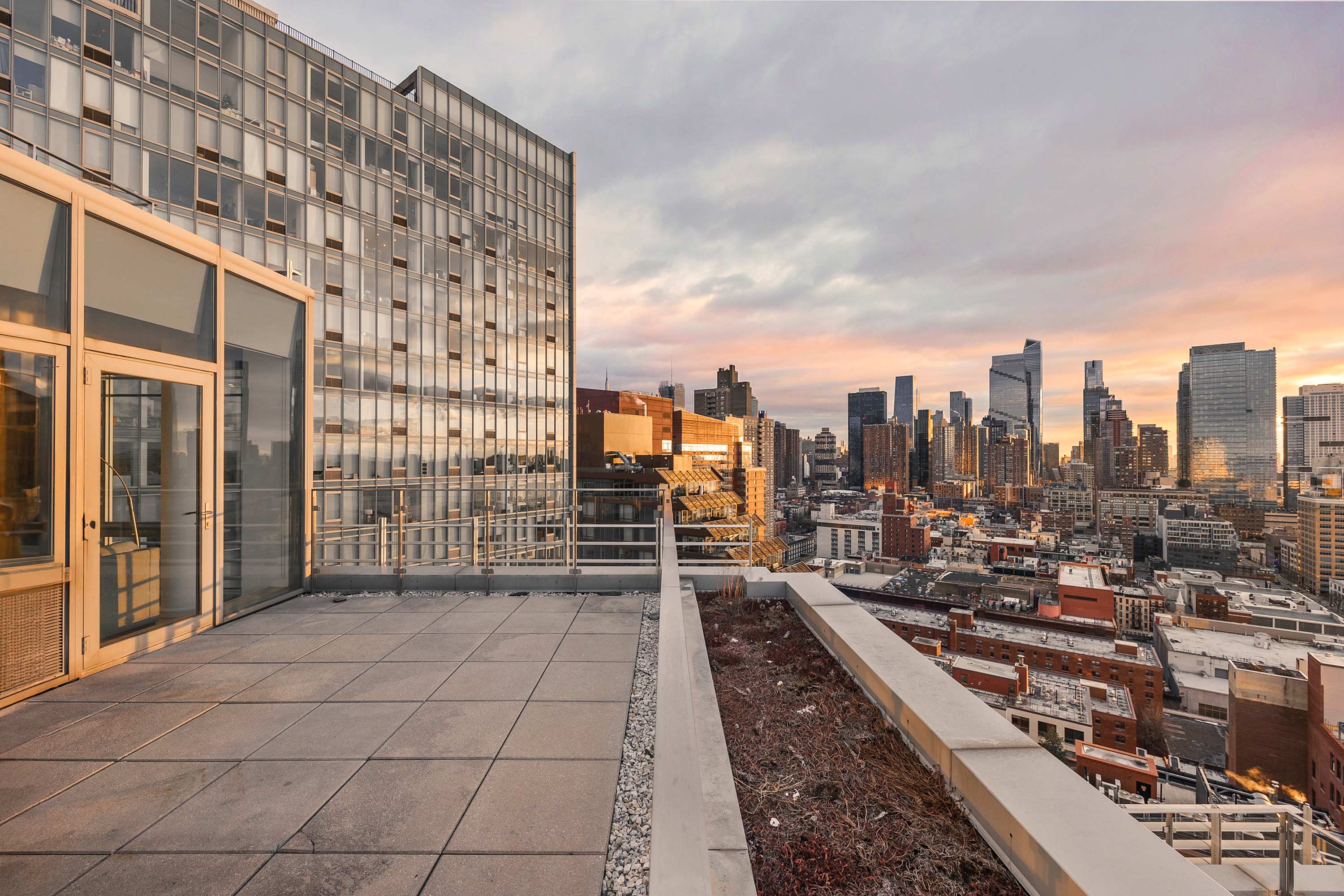 Forte Select XXV | Midtown West | Apt w/ Private Terrace photo 9