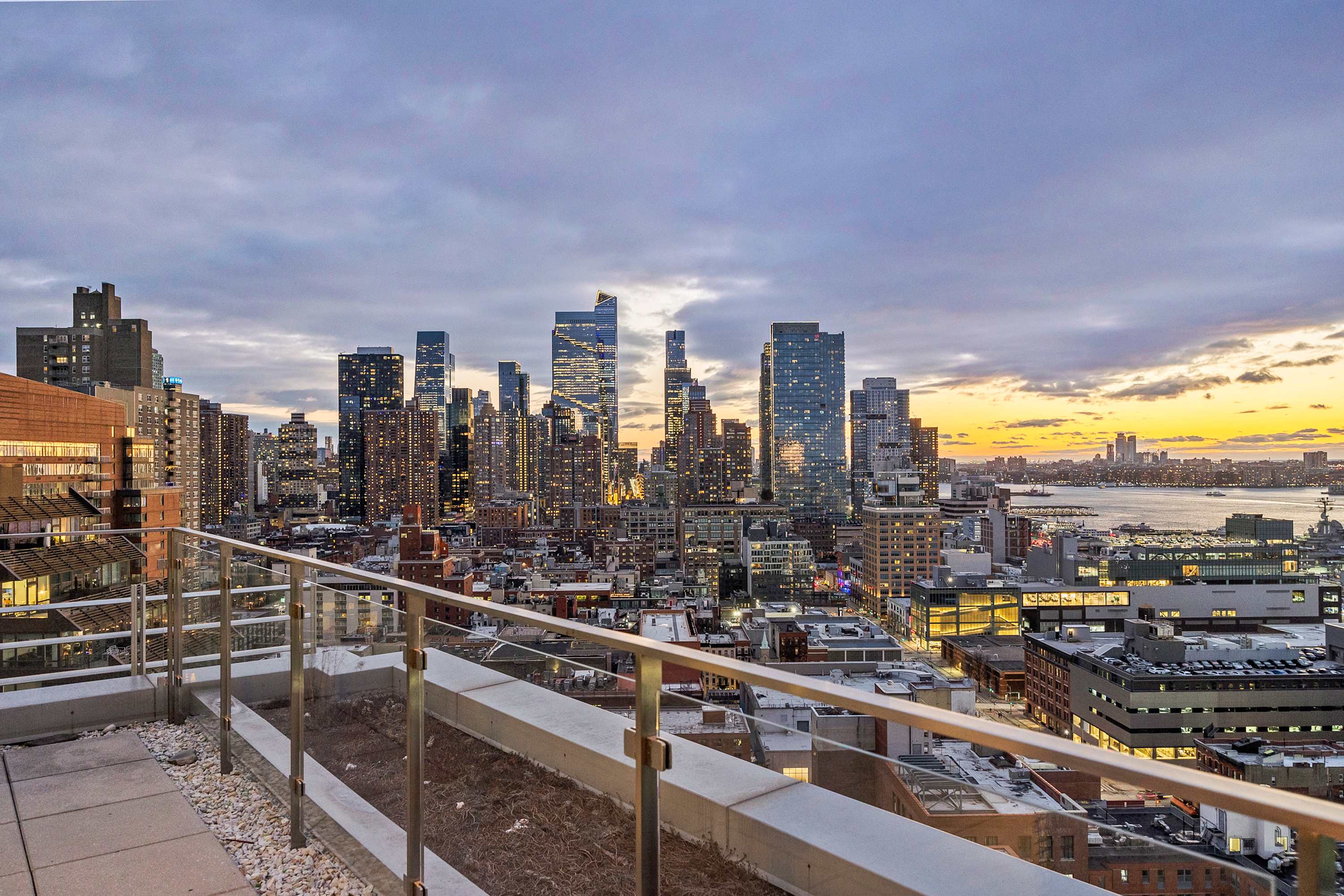 Forte Select XXV | Midtown West | Apt w/ Private Terrace photo 11