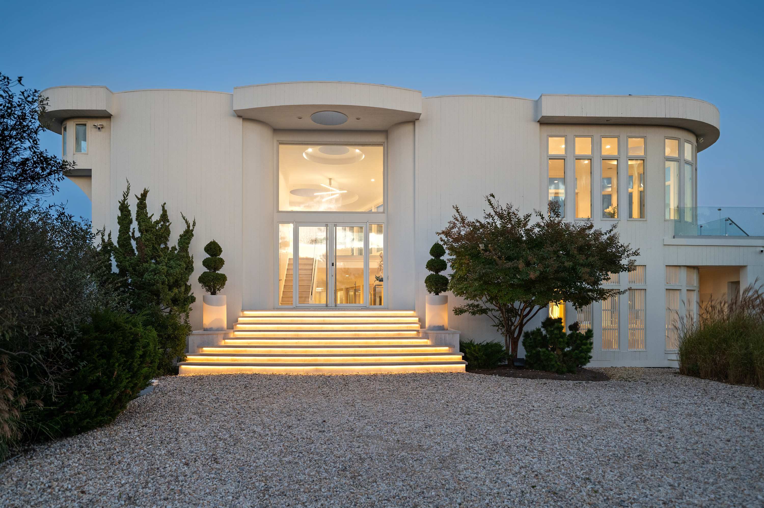 Dunes Lane | Amagansett | Mansion w/ Heated Pool & Beach Access photo 4