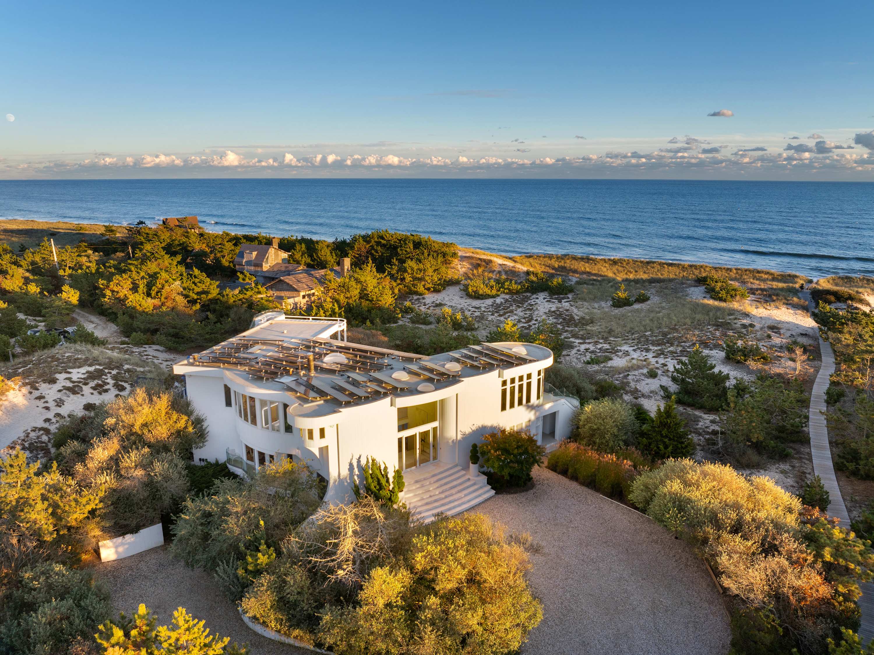 Dunes Lane | Amagansett | Mansion w/ Heated Pool & Beach Access photo 3