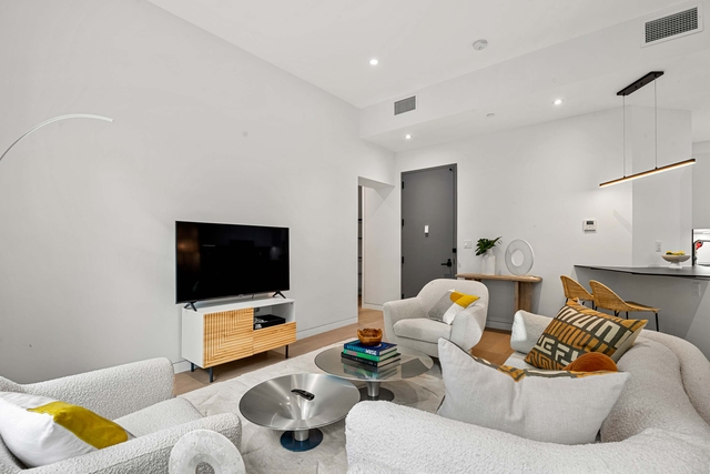 Image of Living space #5