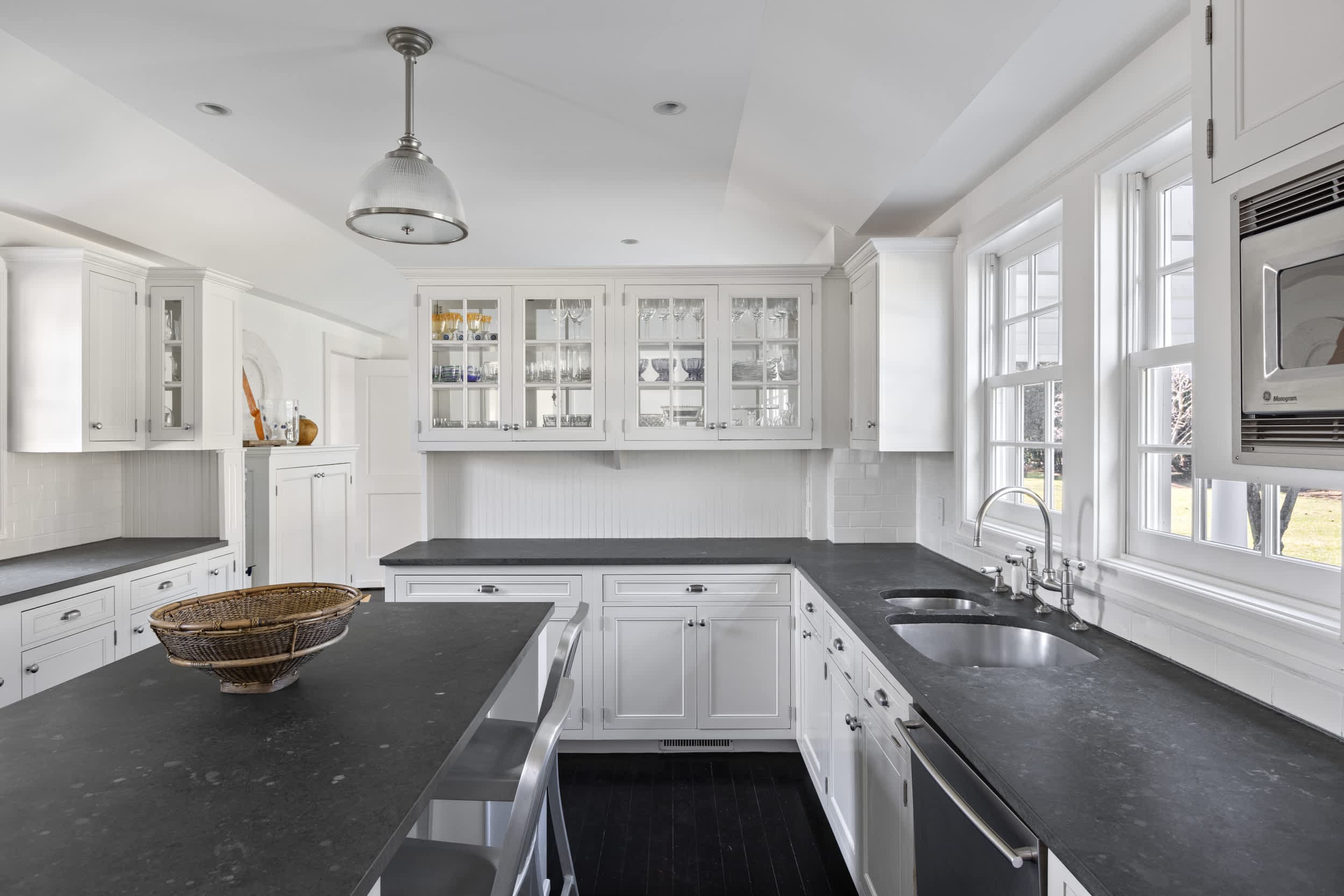 Oceanstone | Southampton | Estate w/ Heated Pool & Walk to the Beach photo 10