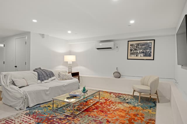 Image of Living space #2