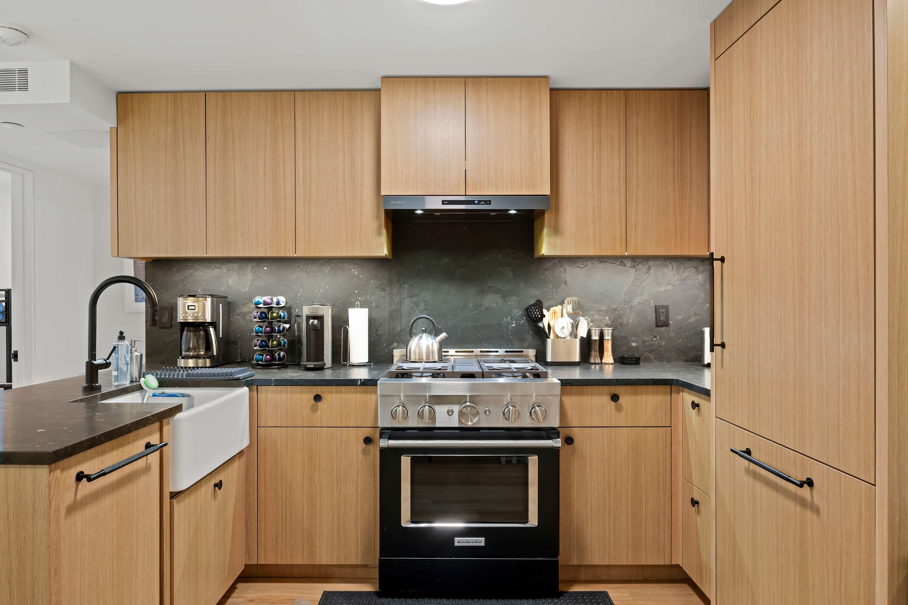 Degraw Place | Carroll Gardens | Apartment w/ Shared Patio photo 8