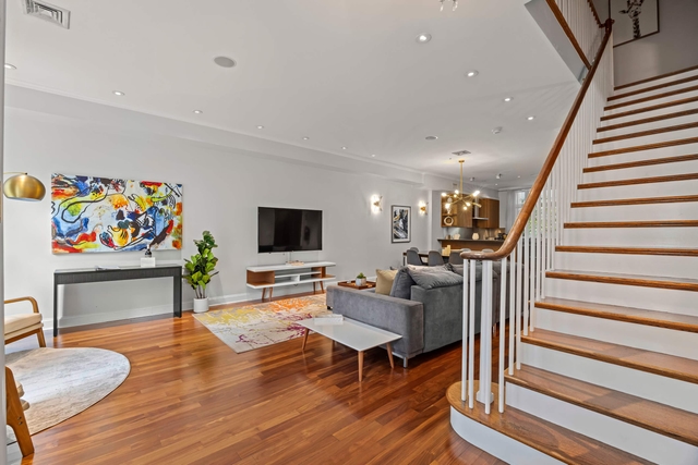 Image of Living space #3
