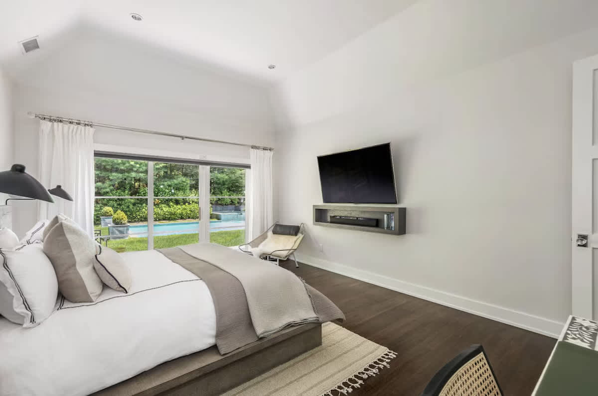 Bull Path Manor | East Hampton | Home with Heated Pool & Hot Tub photo 10