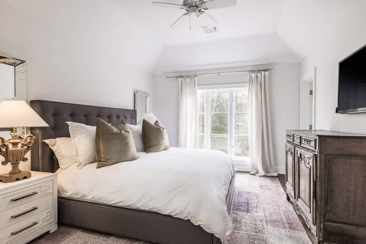 Bull Path Manor | East Hampton | Home with Heated Pool & Hot Tub photo 15