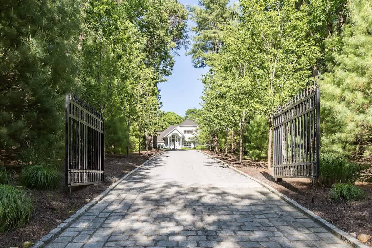 Bull Path Manor | East Hampton | Home with Heated Pool & Hot Tub photo 27