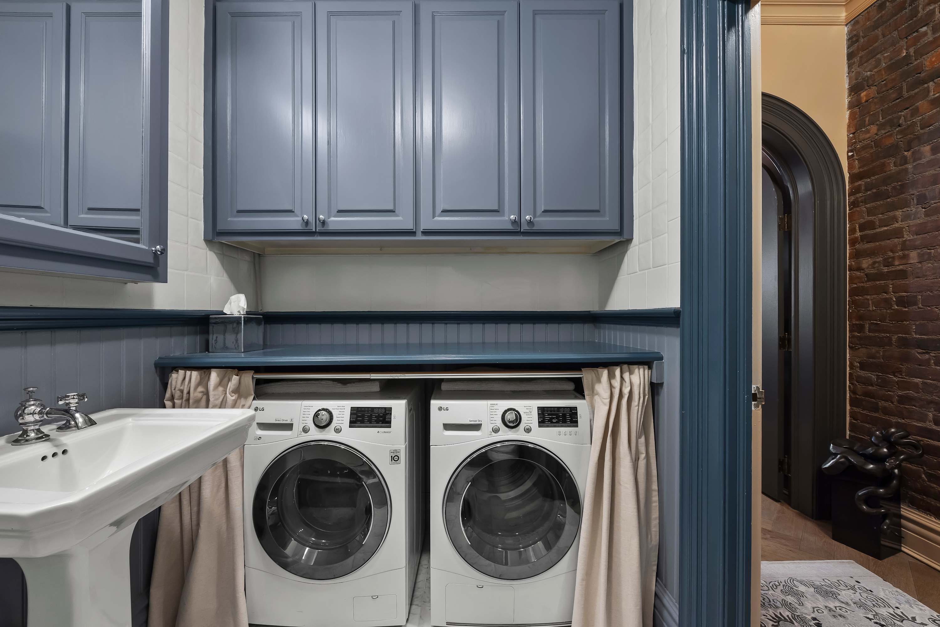 Gold Coast Manor | Greenwich Village | Designer Apartment photo 33