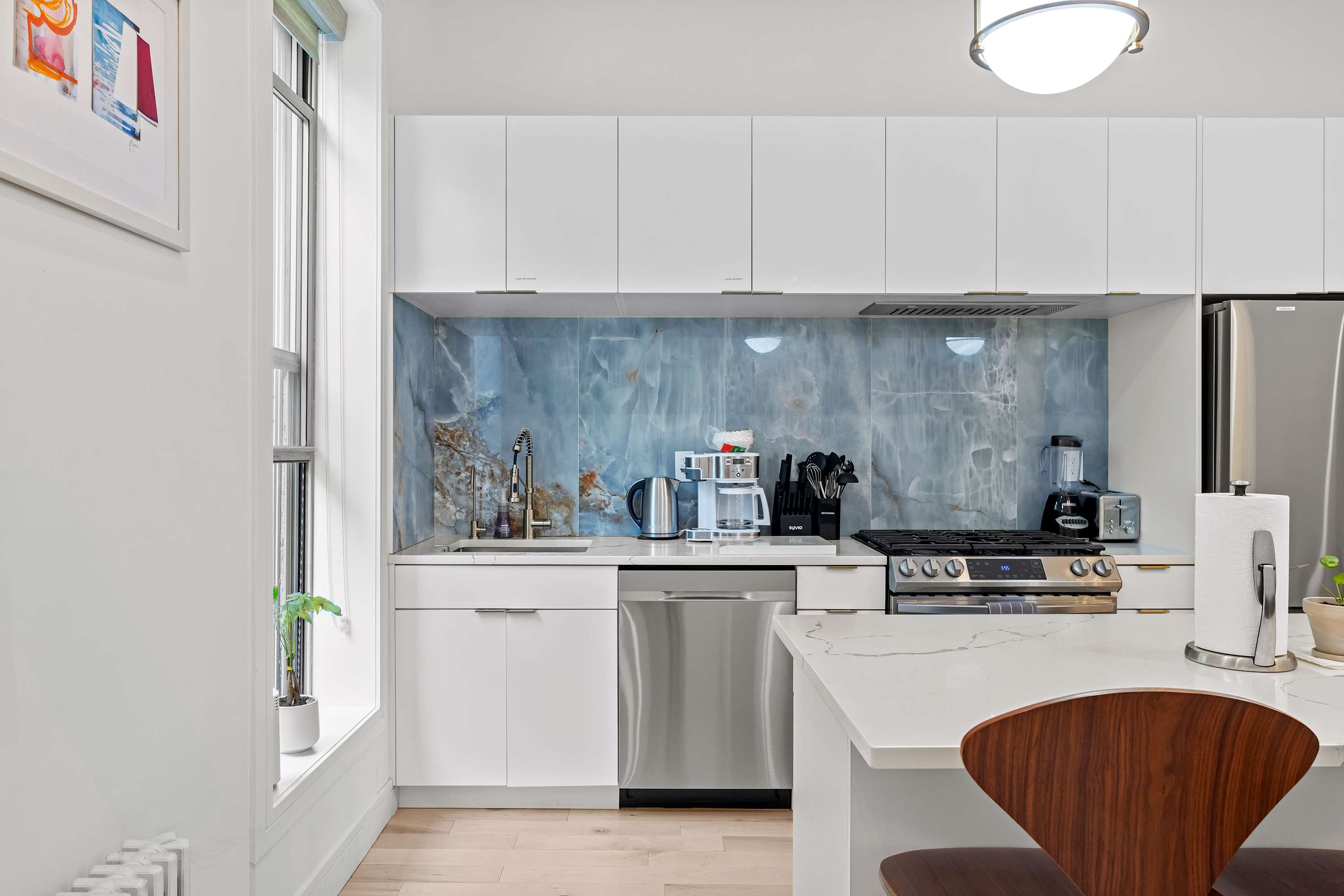 Decatur Place | Stuyvesant Heights | Chic Apartment photo 6