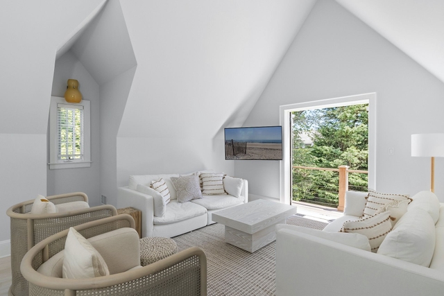 Image of Living space #2