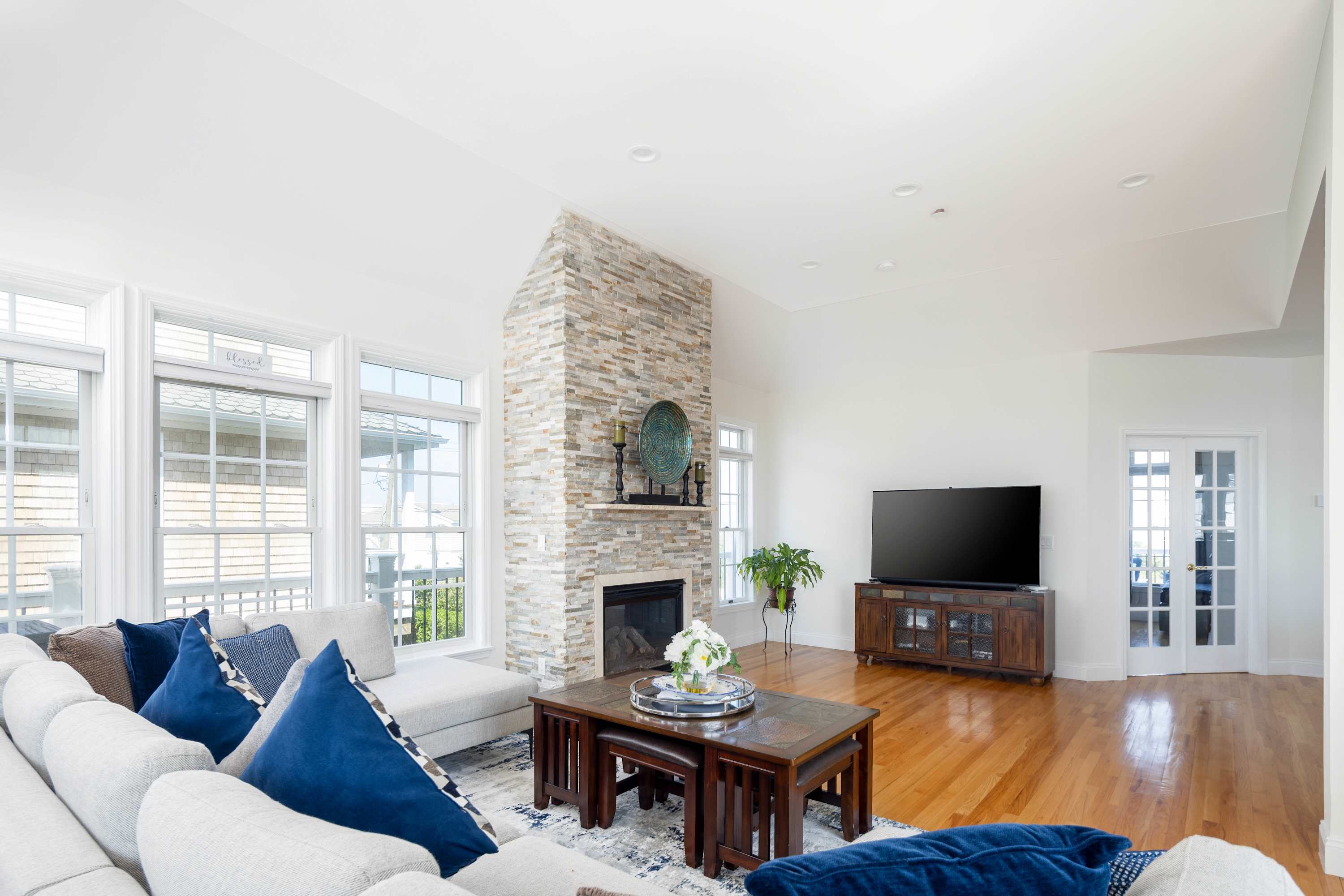 Dunecrest | Westhampton | Oceanfront Home w/ BBQ, Deck & Heated Pool photo 5