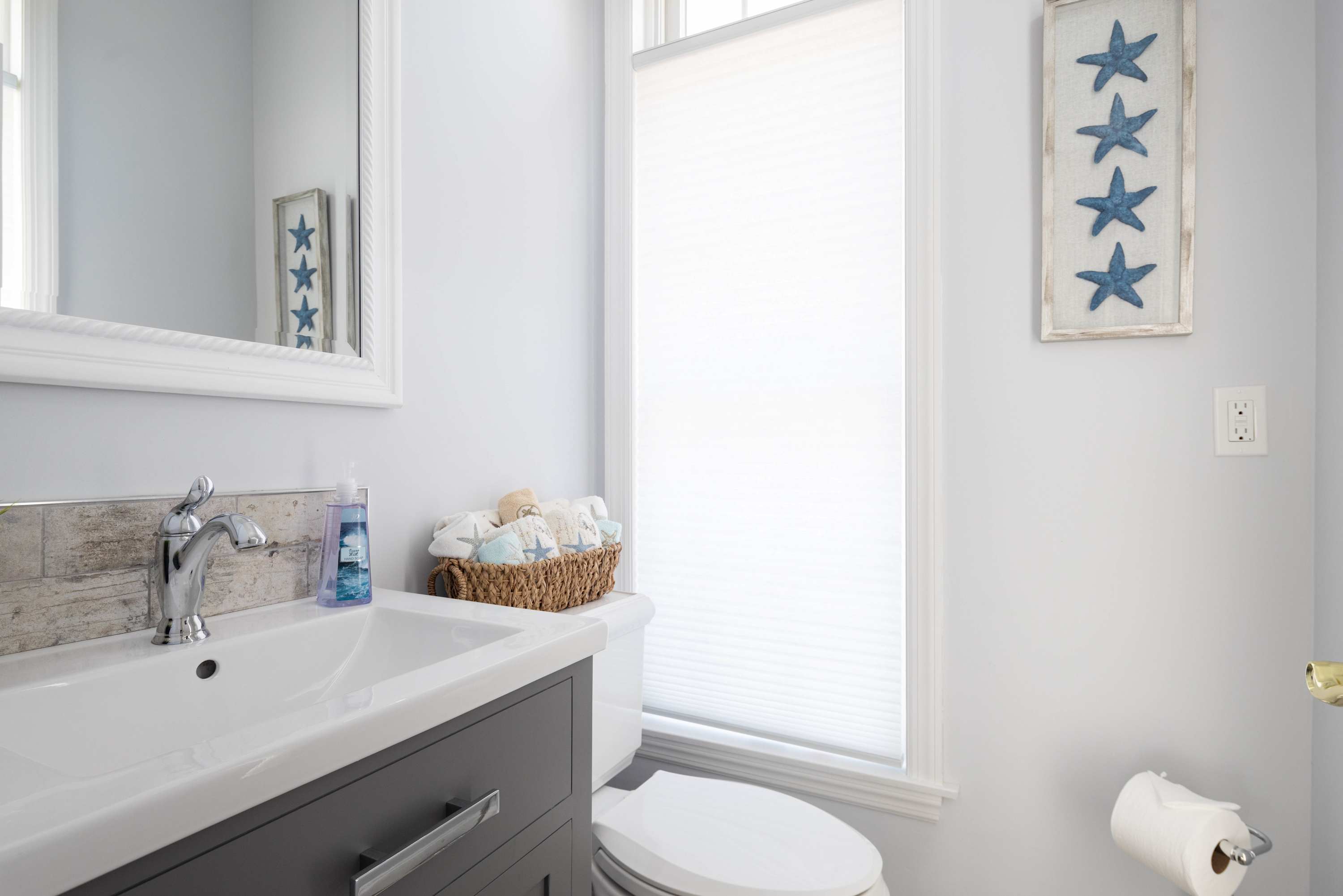 Dunecrest | Westhampton | Oceanfront Home w/ BBQ, Deck & Heated Pool photo 10