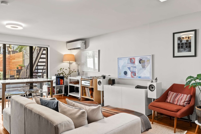 Image of Living space #3