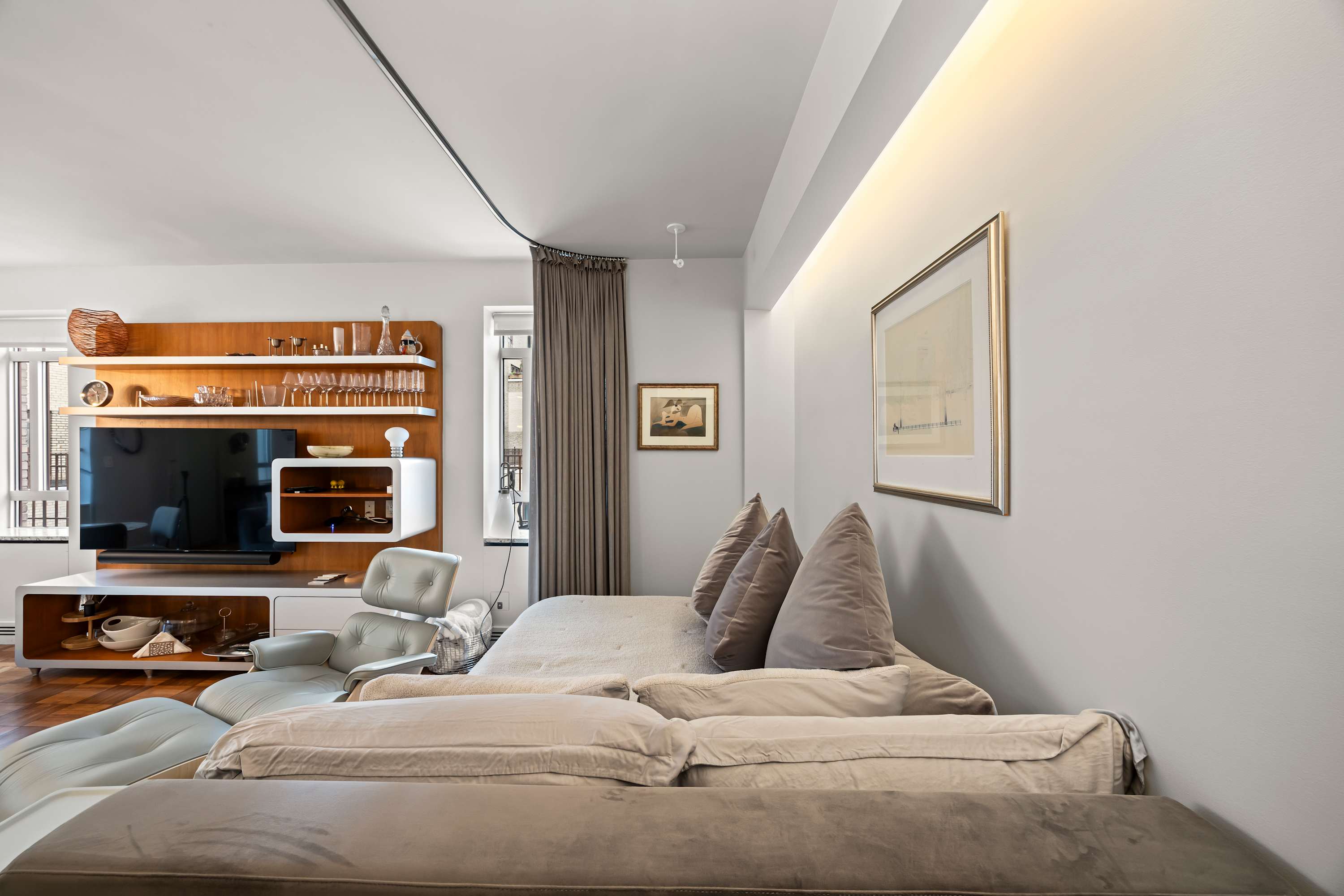 Parkwest House | Lincoln Square | Studio Condo with Private Balcony photo 6