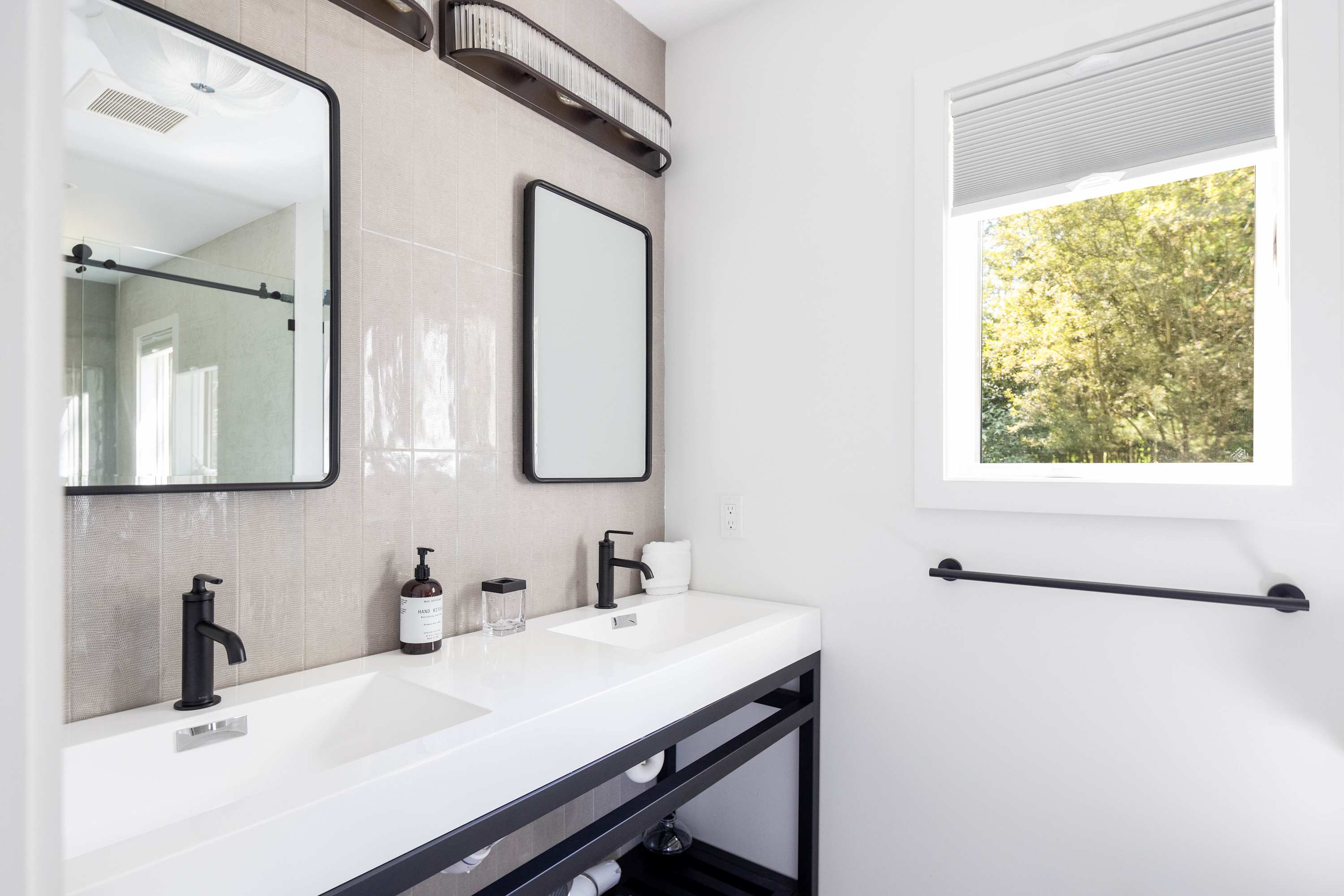 Dumar Villa | Sag Harbor | Home with Outdoor Spaces & Bay Views photo 21