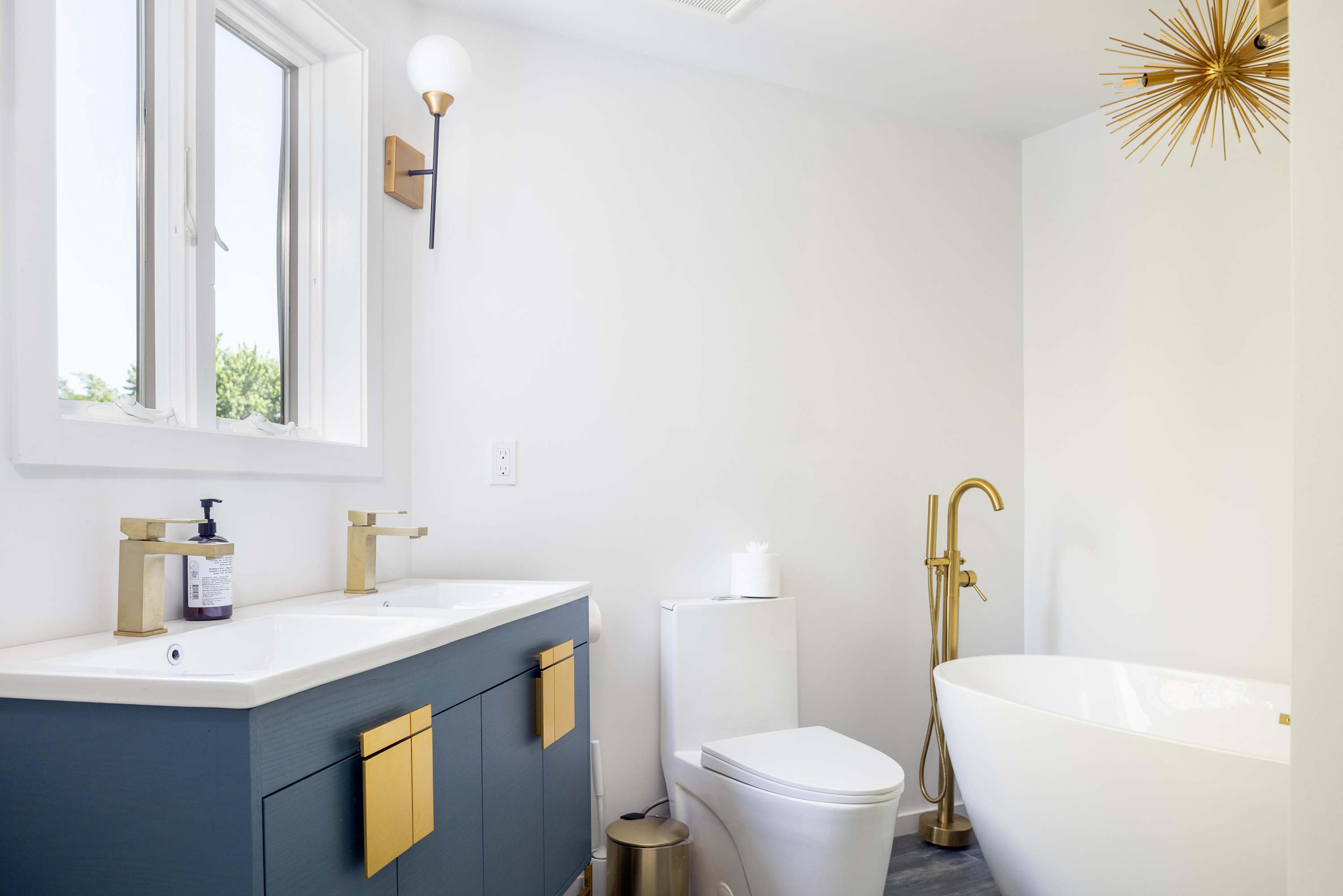 Dumar Villa | Sag Harbor | Home with Outdoor Spaces & Bay Views photo 23