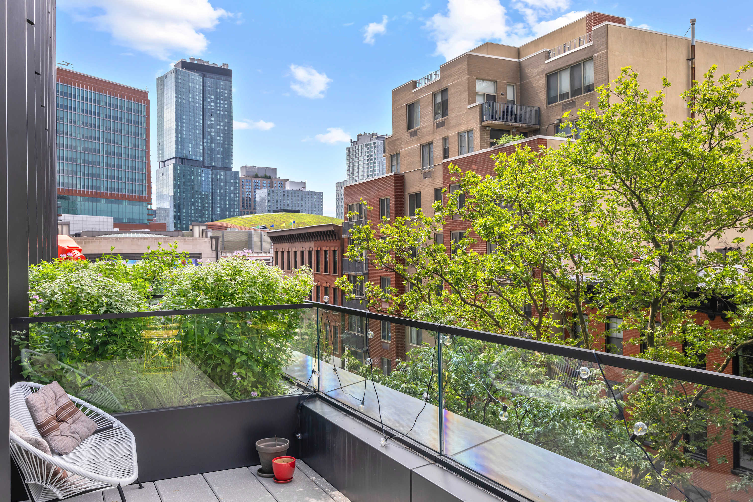 Belmont | Downtown Brooklyn | Modern Apartment with Shared Rooftop, Pool & Gym photo 11