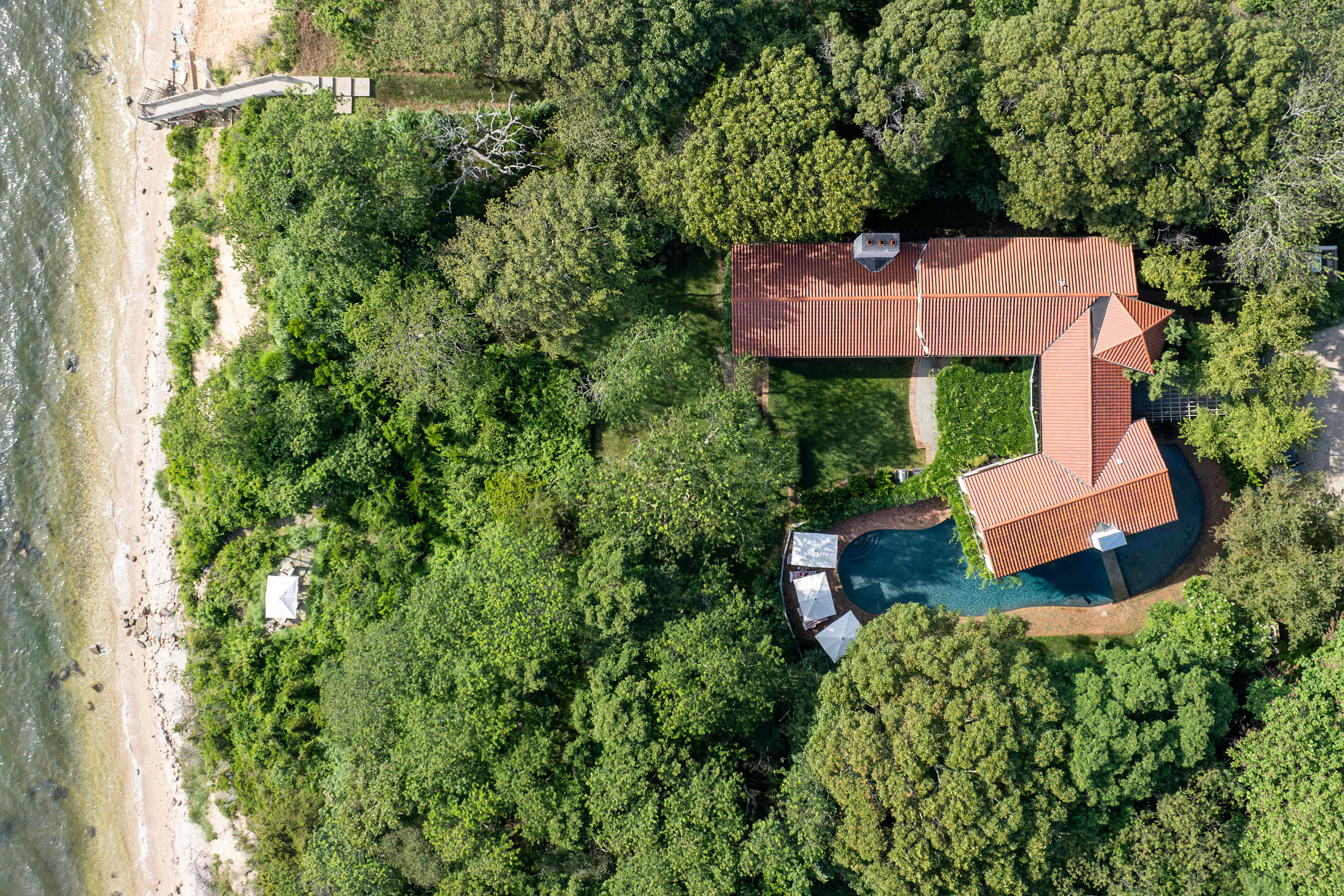 Bluffside Cove | Sag Harbor | Beachfront w/ Heated Pool, Sauna & Outdoor Spaces photo 35
