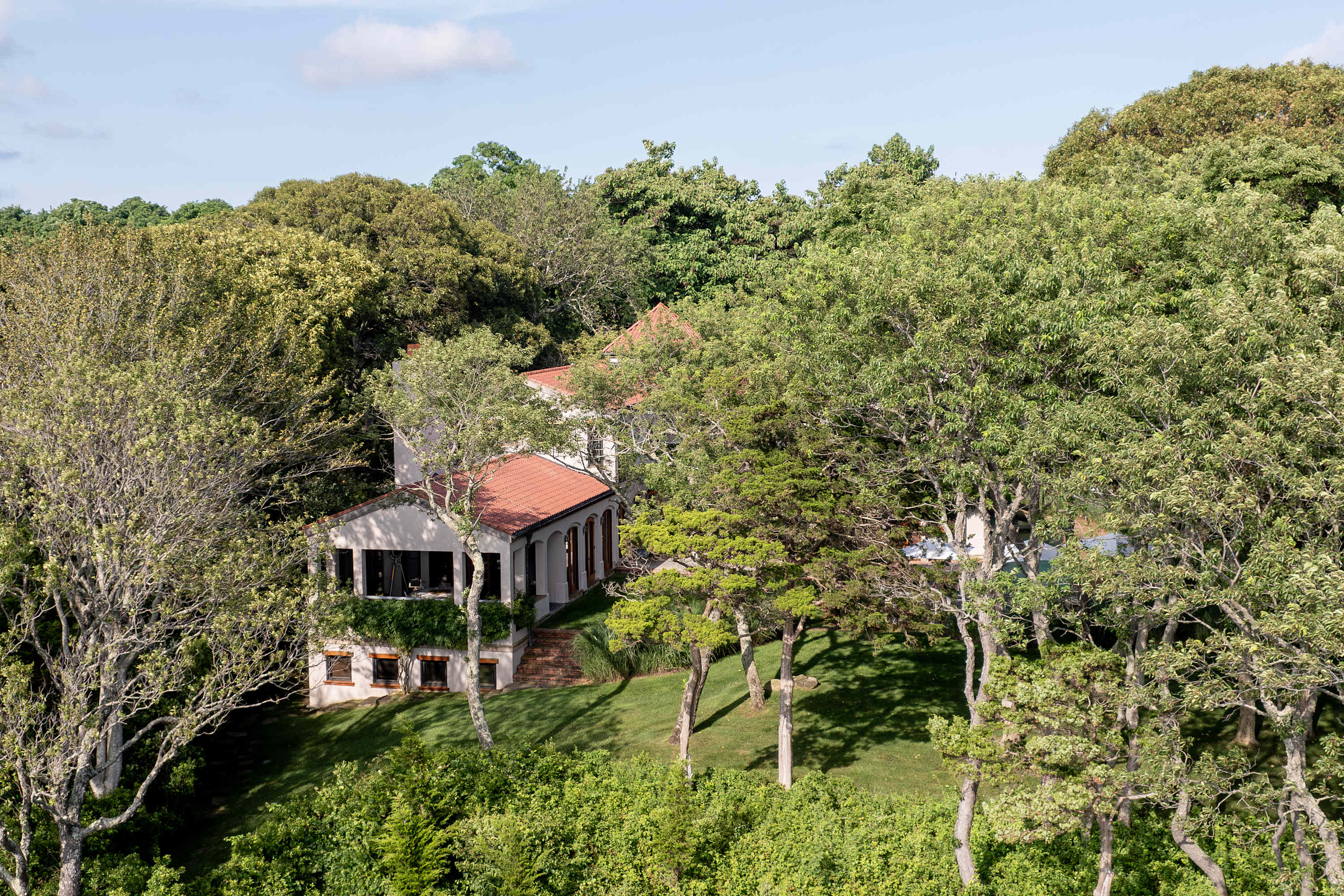 Bluffside Cove | Sag Harbor | Beachfront w/ Heated Pool, Sauna & Outdoor Spaces photo 39