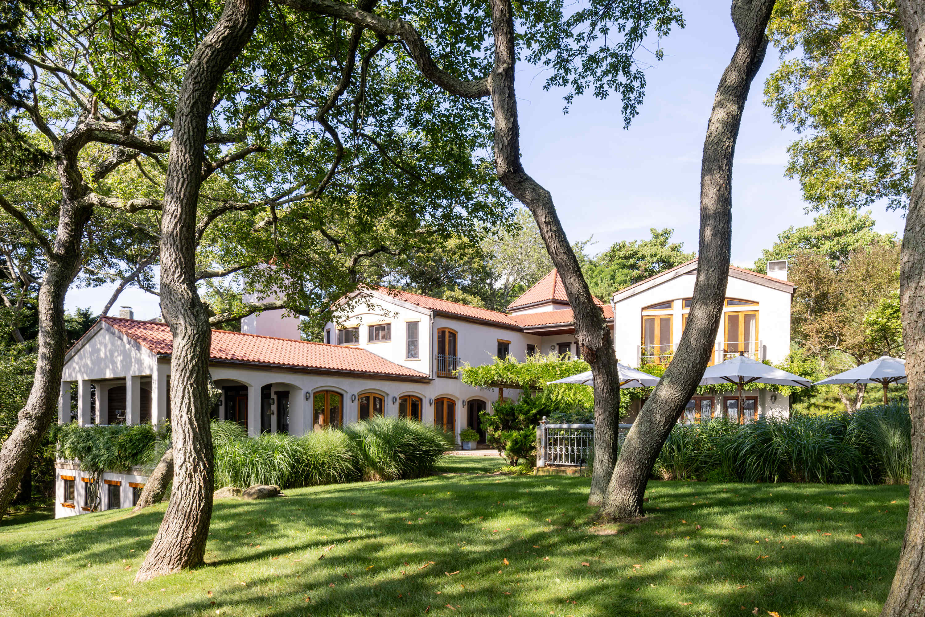 Bluffside Cove | Sag Harbor | Beachfront w/ Heated Pool, Sauna & Outdoor Spaces photo 36