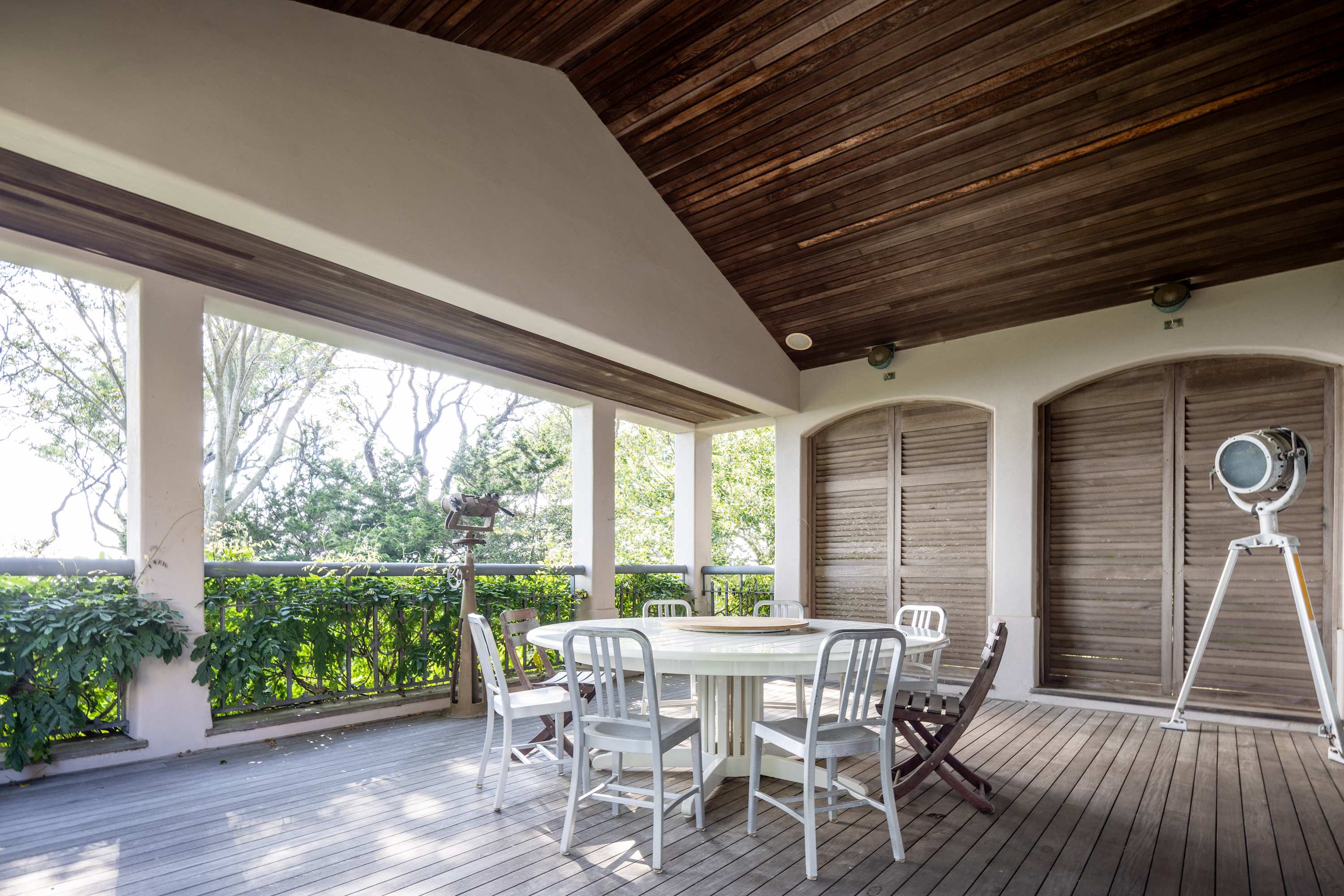 Bluffside Cove | Sag Harbor | Beachfront w/ Heated Pool, Sauna & Outdoor Spaces photo 14
