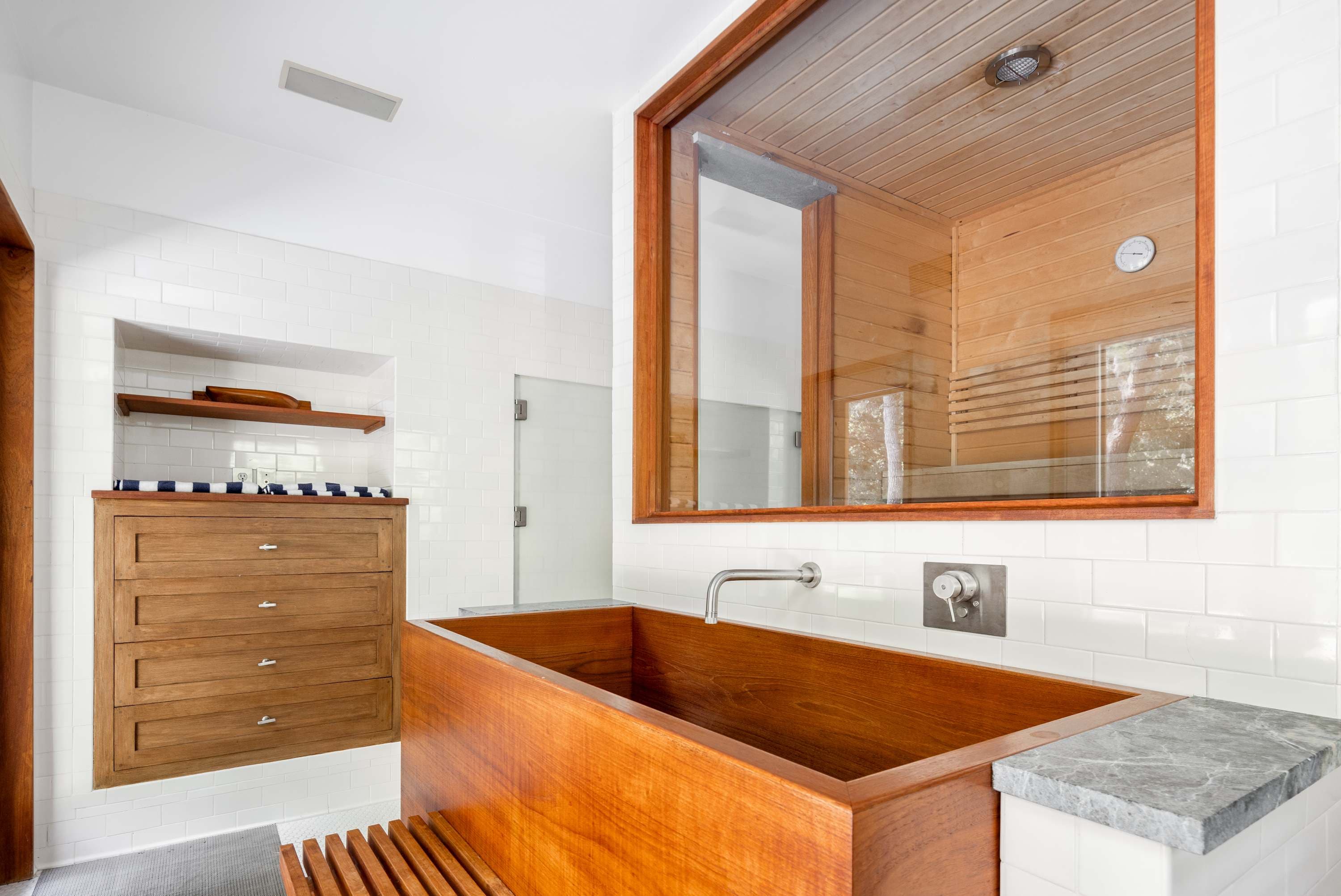 Bluffside Cove | Sag Harbor | Beachfront w/ Heated Pool, Sauna & Outdoor Spaces photo 31
